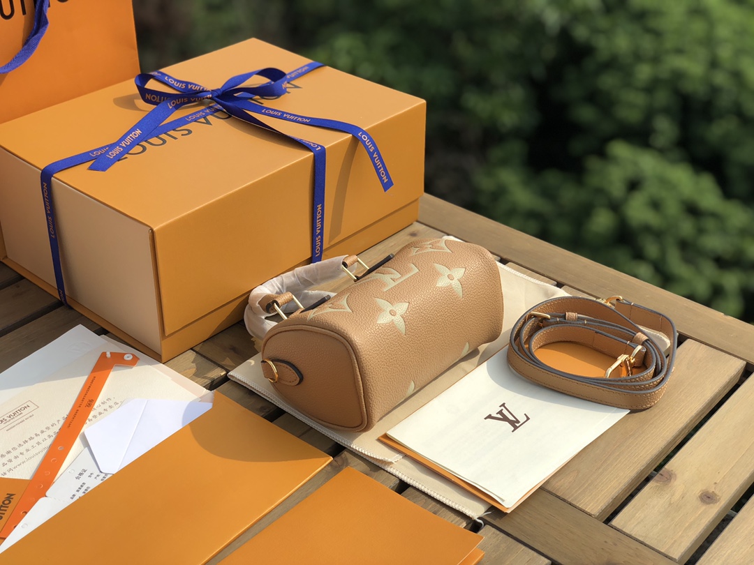 🌼 m81457尺寸16*11*9cmLv nano s🌼Peedy2022年秋冬新款来了~~炒鸡治愈的