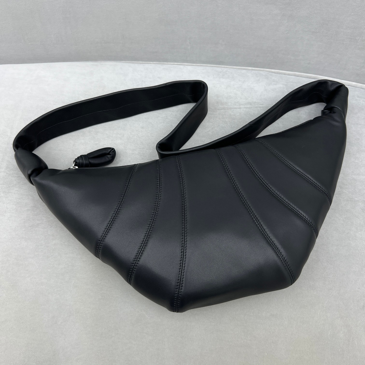 中号黑色ChristopheLemacroissantbag牛角包性冷淡风的Lemaire处女座法棍包淡