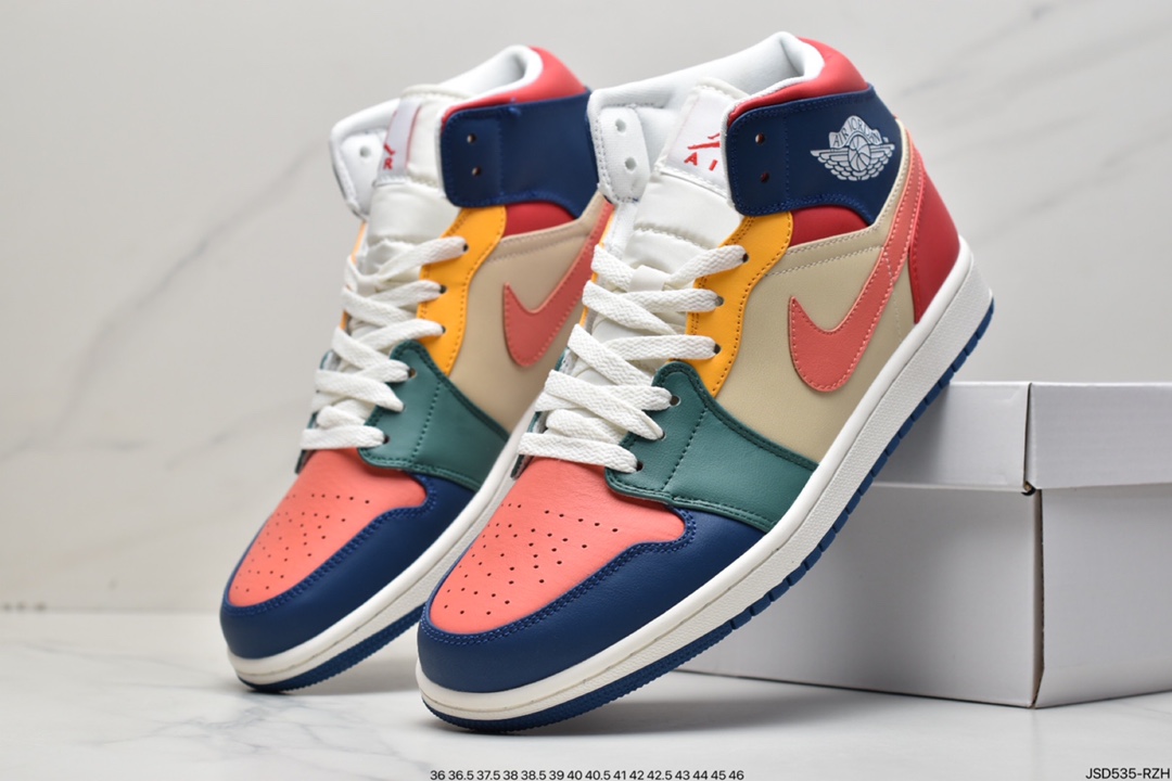 200 Air Jordan 1 Mid ”Multi-Color” 多色拼接这款中帮DN3738-400
