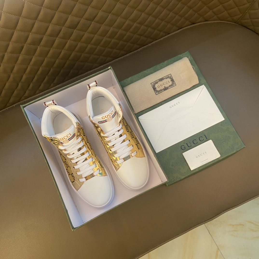 I5   Gucci  古奇 高帮经典休闲鞋2022休闲运动男鞋，懒人套脚板鞋 帆船鞋 全新米兰时装时尚的设计，完美做工，原版复刻 霸气花纹 材质 头层磨砂牛皮柔软舒适，羊皮鞋垫，适合户外青年跑步户外司机驾车鞋 套脚方便 懒人乐福首选原版橡胶耐磨大底，男鞋码数 38–44 45可定制金色 绿色 两色 选 长期供实体店补货