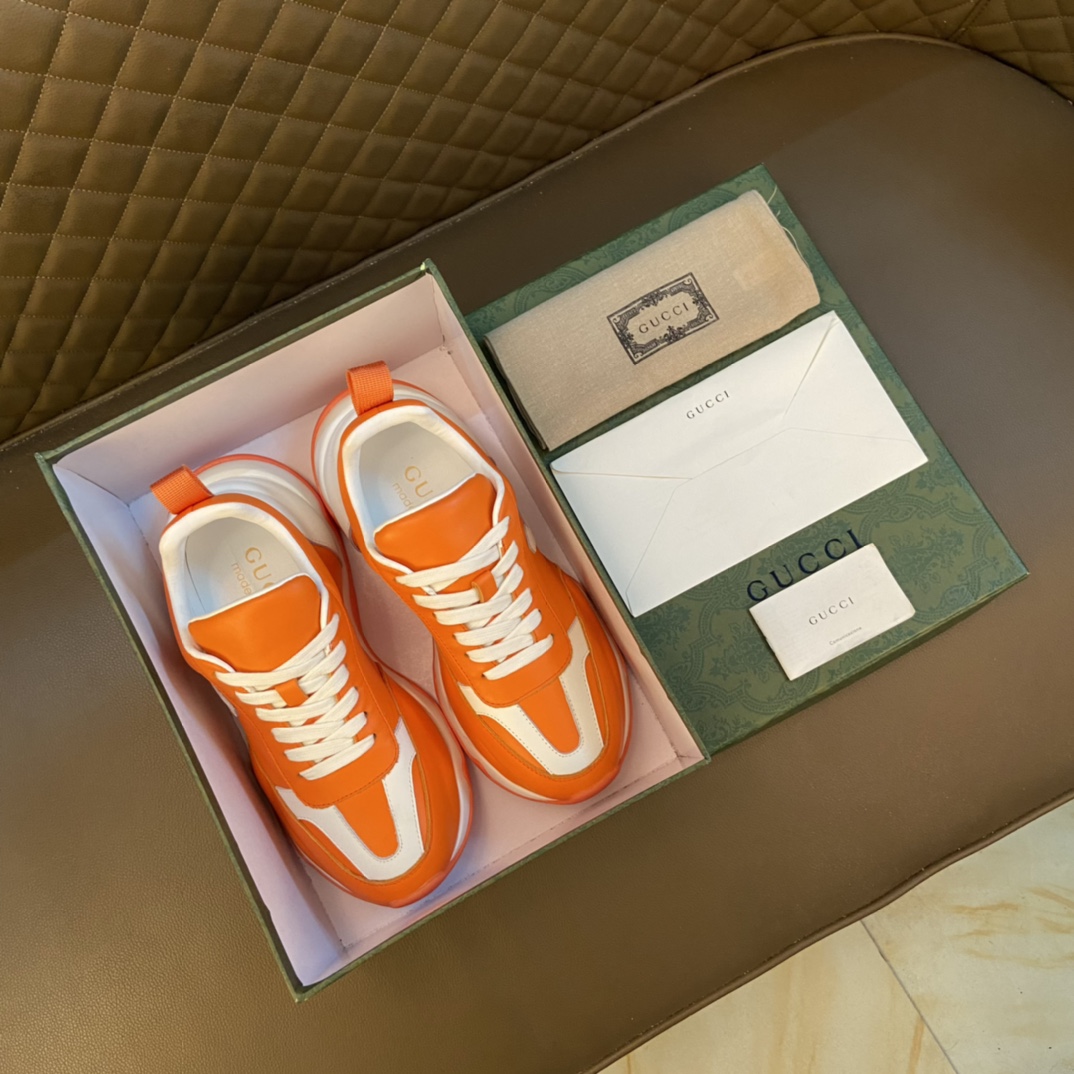 L5  配全套包装Gucci  古奇 GUCCI～冬季老爹鞋香港原单顶级1:1 精湛工艺 顶级质量高端精品男士休豆豆鞋 运动板鞋 英伦时尚风 原版磨砂牛皮 牛皮内里 懒人套脚乐福款 此款面料采用进口顶级柔软牛皮适合司机驾车出行 包底鞋 原版防滑耐磨橡胶大底码数 38-44码 45 定做 橙色 绿色 白色 可选 长期供天猫 淘宝 一系列图案 长期供实体店补货