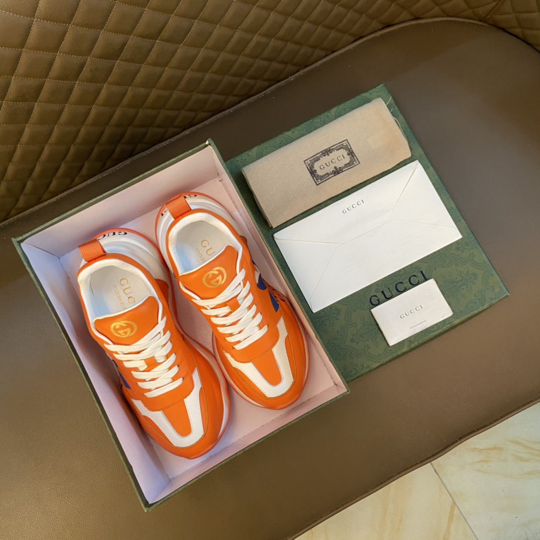 K5  配全套包装Gucci  古奇 GUCCI～冬季老爹鞋香港原单顶级1:1 精湛工艺 顶级质量高端精品男士休豆豆鞋 运动板鞋 英伦时尚风 原版磨砂牛皮 牛皮内里 懒人套脚乐福款 此款面料采用进口顶级柔软牛皮适合司机驾车出行 包底鞋 原版防滑耐磨橡胶大底码数 38-44码 45 定做 橙色 绿色 白色 可选 长期供天猫 淘宝 一系列图案 长期供实体店补货