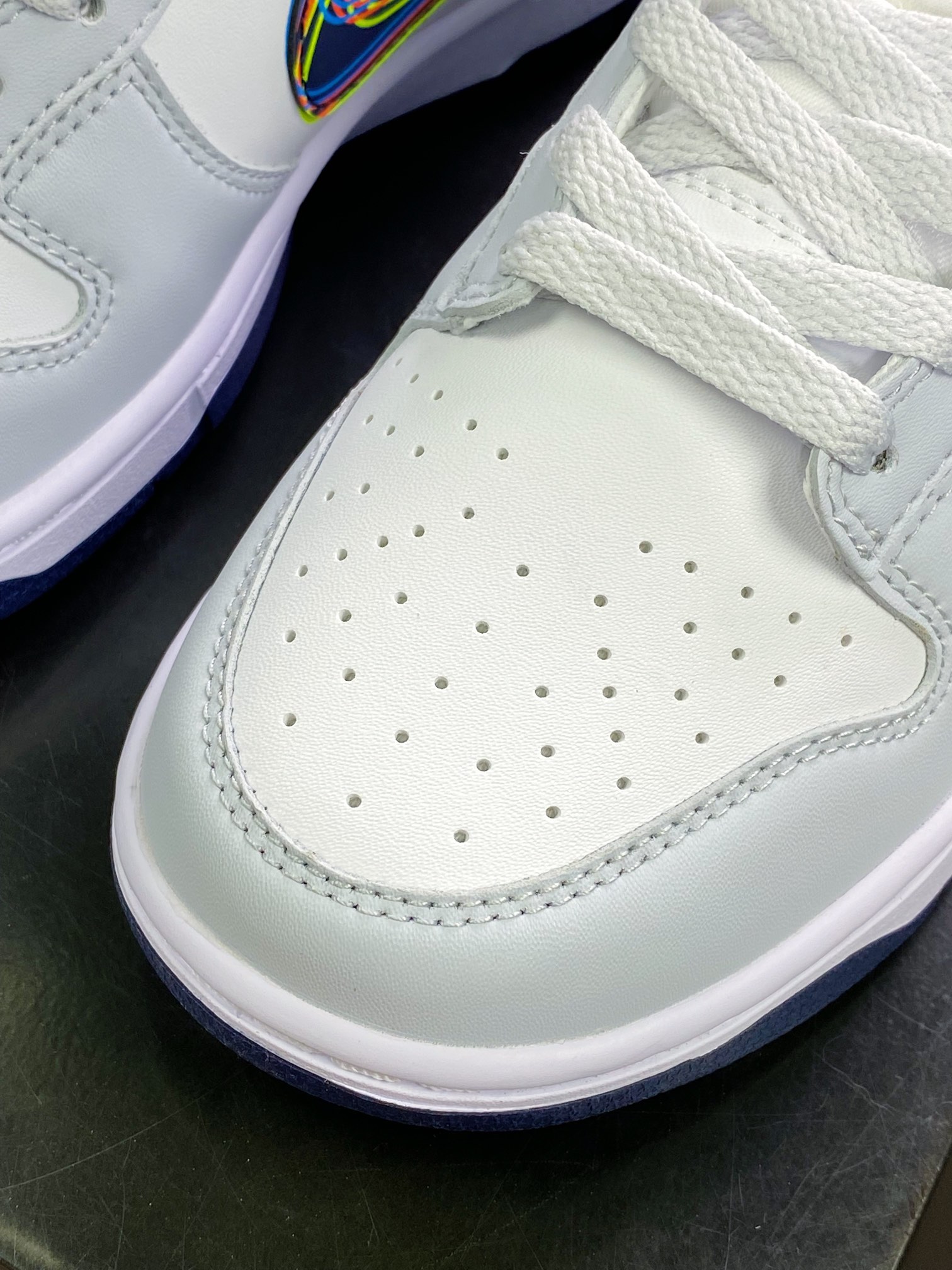 300  SB Dunk Low”3D Swoosh”扣篮系列低帮休闲运动滑板板鞋DV6482-100