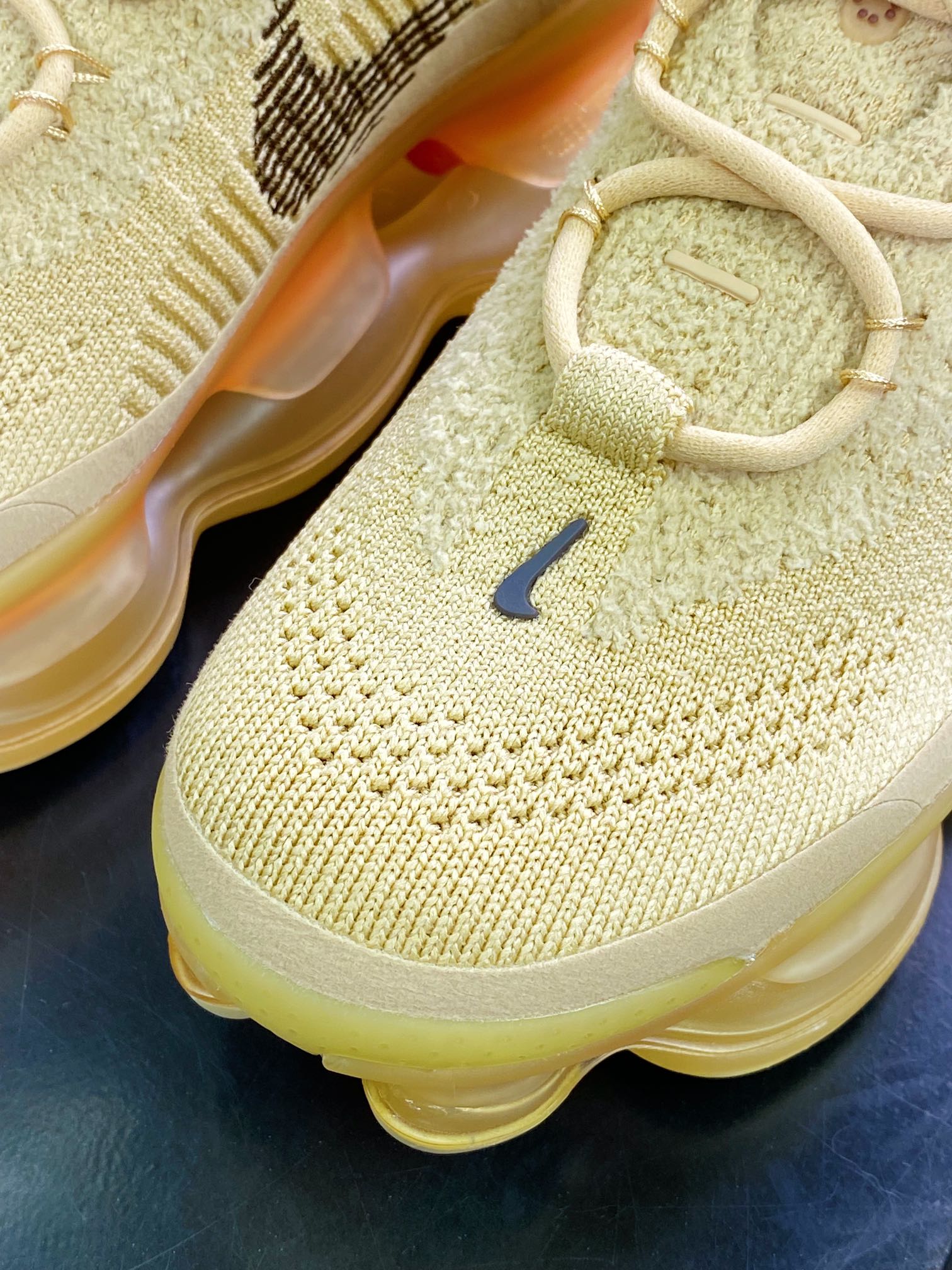 300 Air Max Scorpion Flyknit”Phantom/Black/Light Cream”天蝎座系列DJ4702-200