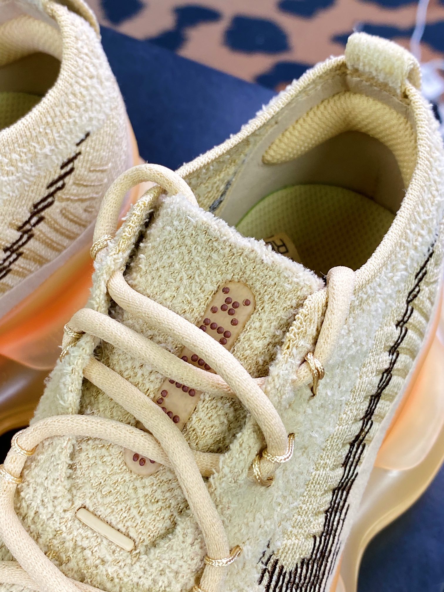 300 Air Max Scorpion Flyknit”Phantom/Black/Light Cream”天蝎座系列DJ4702-200
