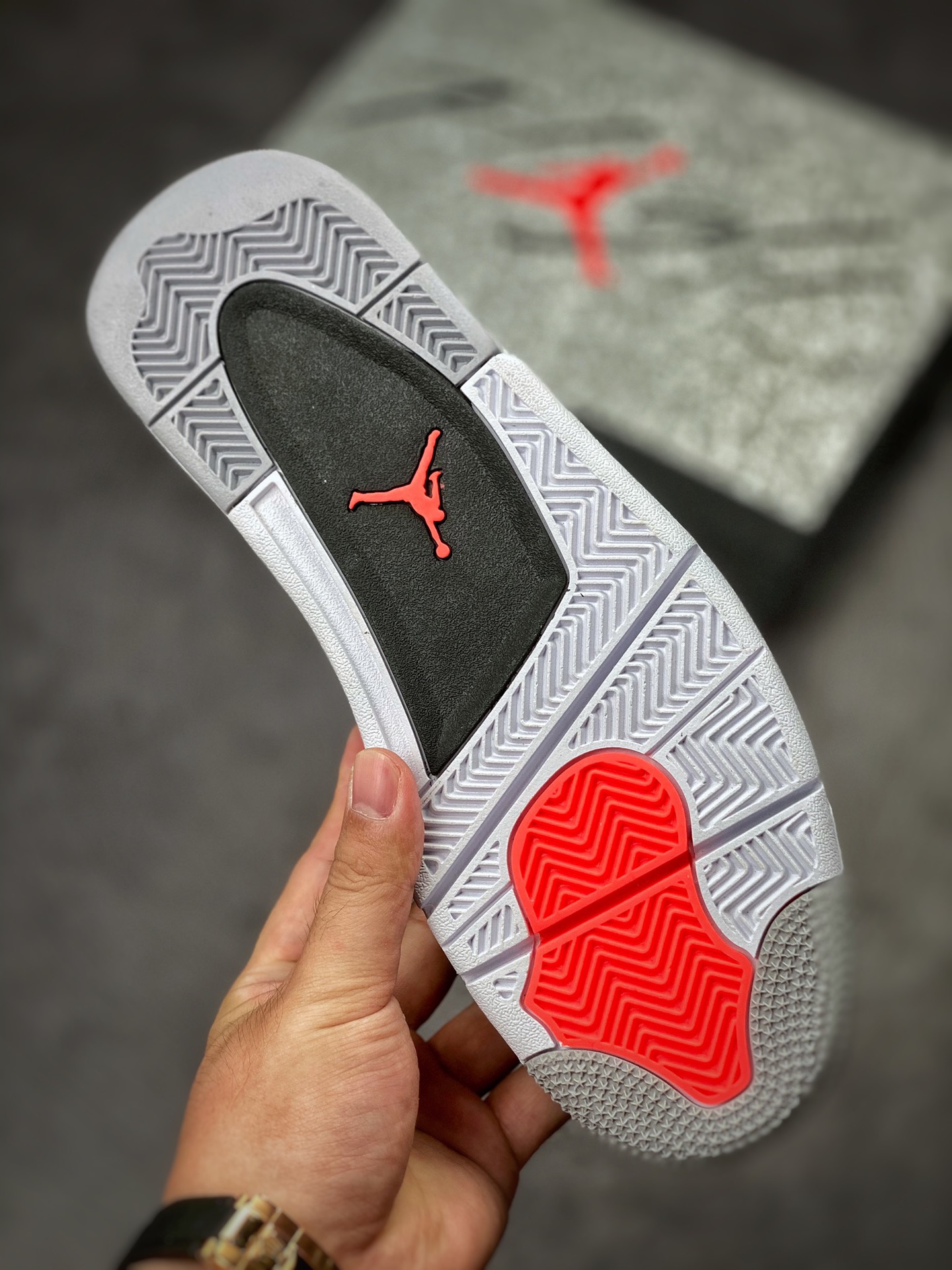 240 Air Jordan 4 Retro 黑灰红外线 DH6927-061