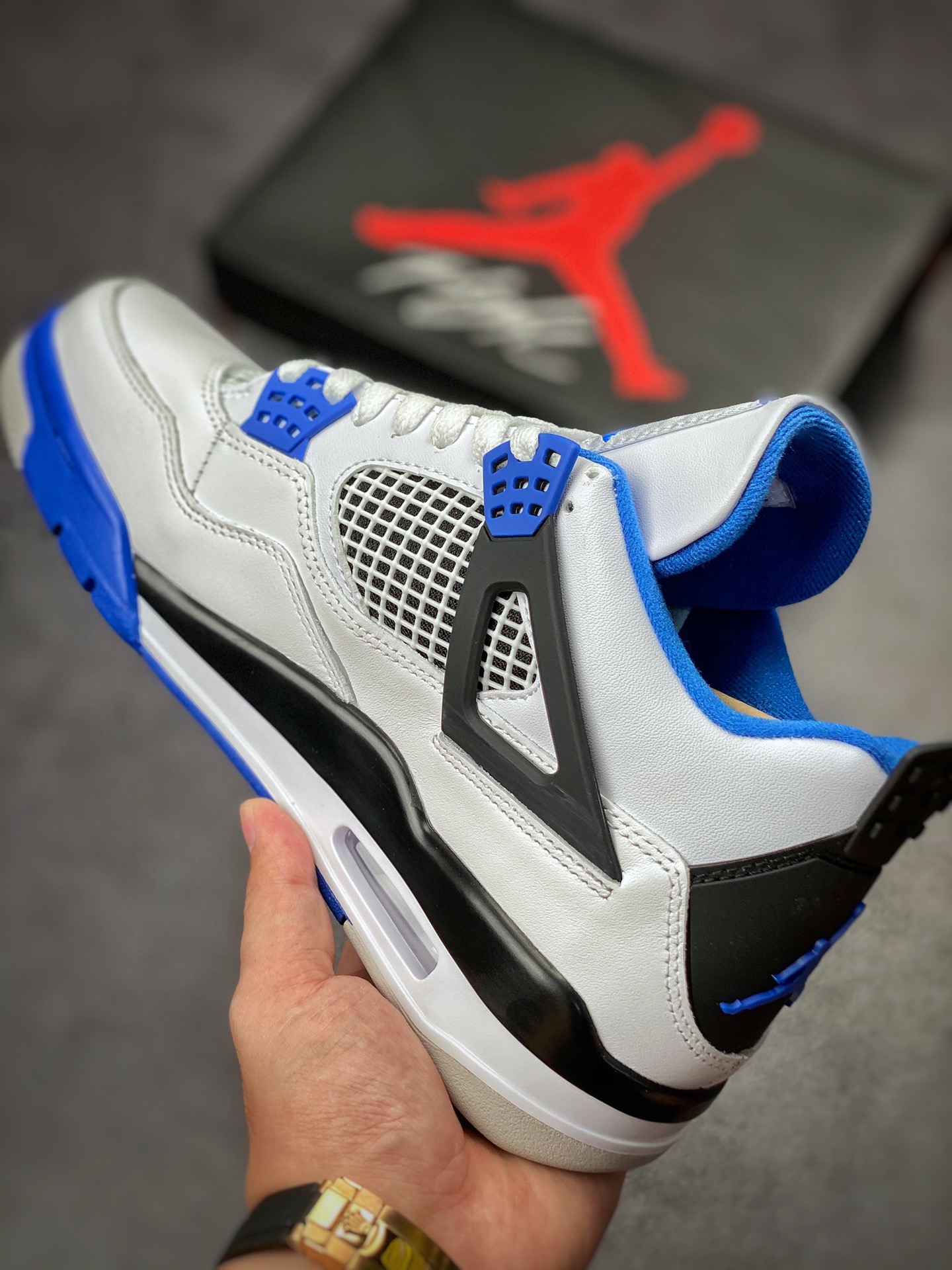 300 Air Jordan 4 Retro “Motorsports” 赛车蓝 308497-117