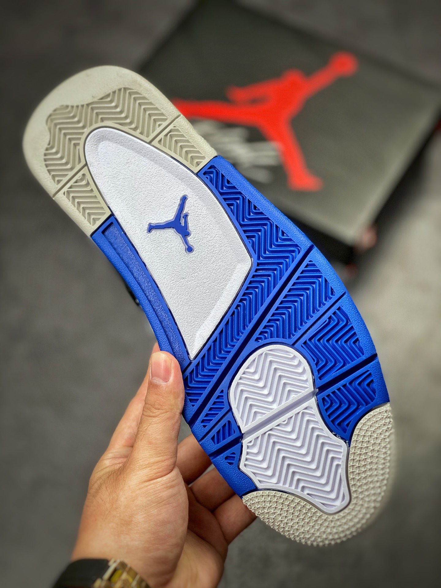 300 Air Jordan 4 Retro “Motorsports” 赛车蓝 308497-117