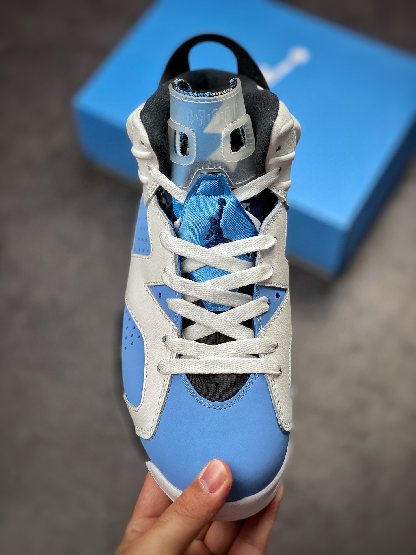 240 Air Jordan 6 Retro ”University Blue” 北卡蓝 CT8529-410