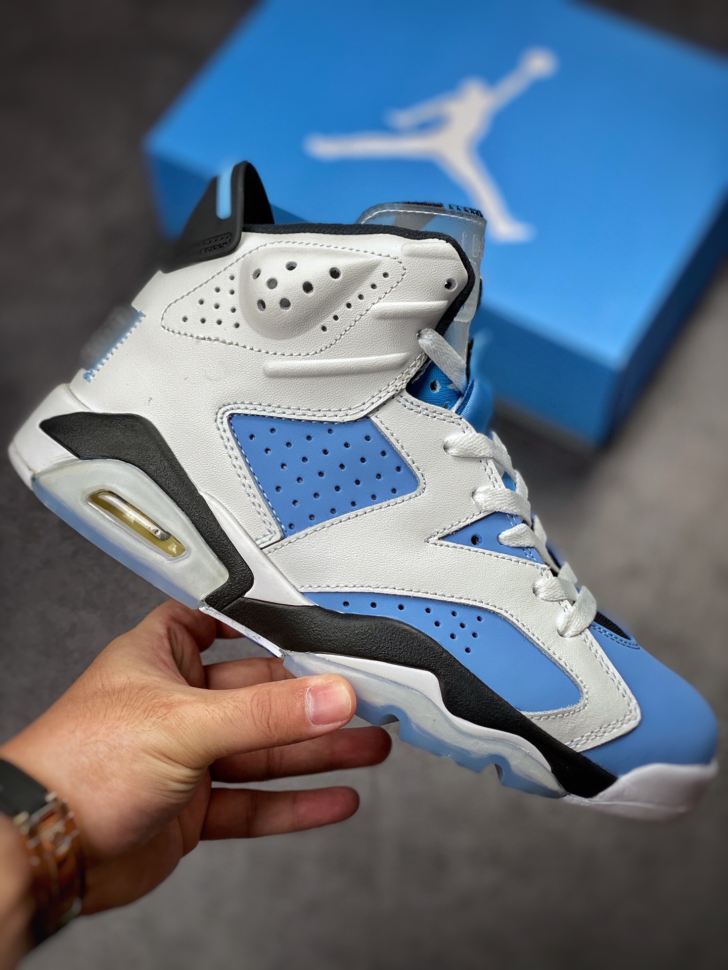 240 Air Jordan 6 Retro ”University Blue” 北卡蓝 CT8529-410