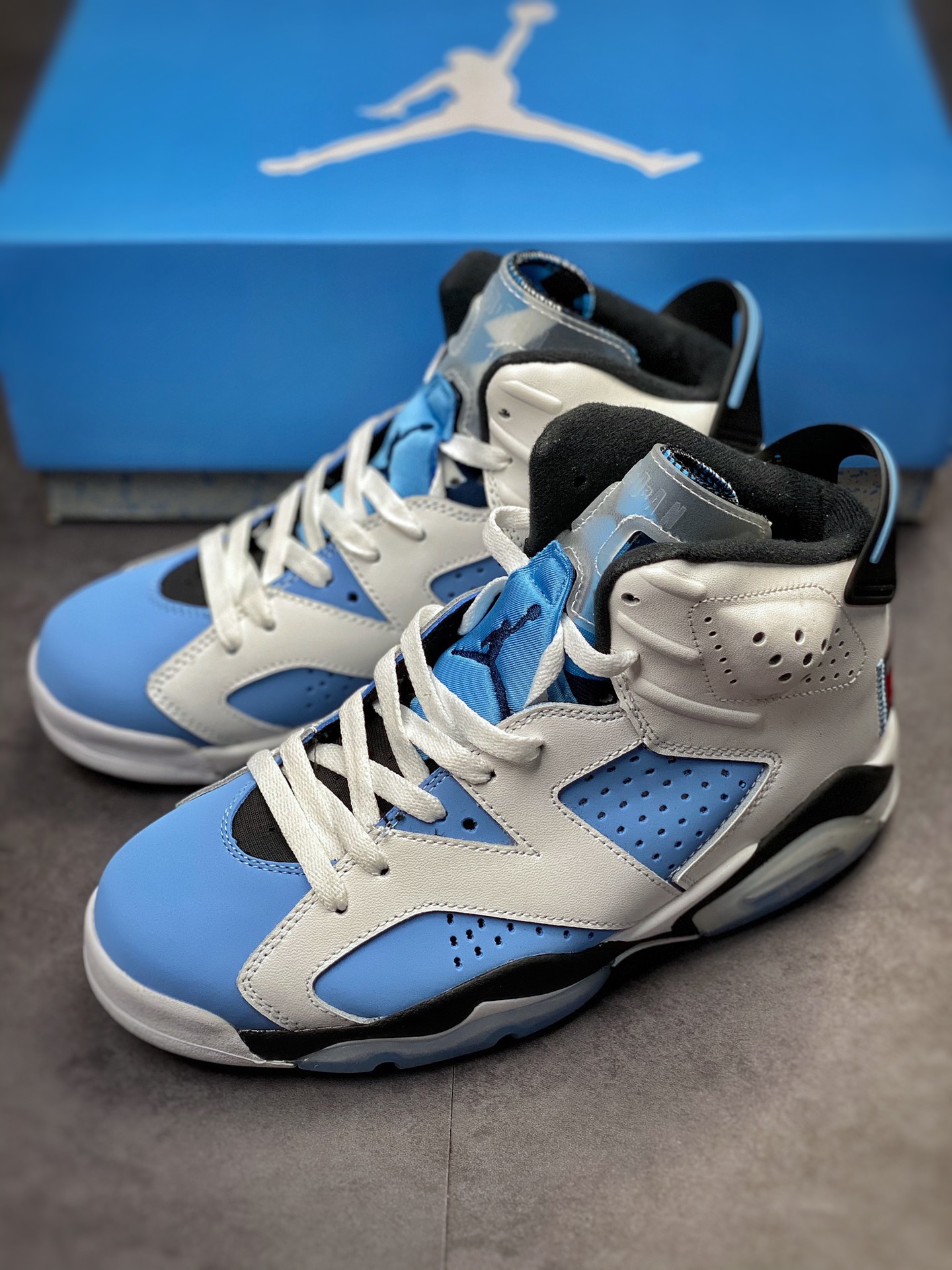 240 Air Jordan 6 Retro ”University Blue” 北卡蓝 CT8529-410