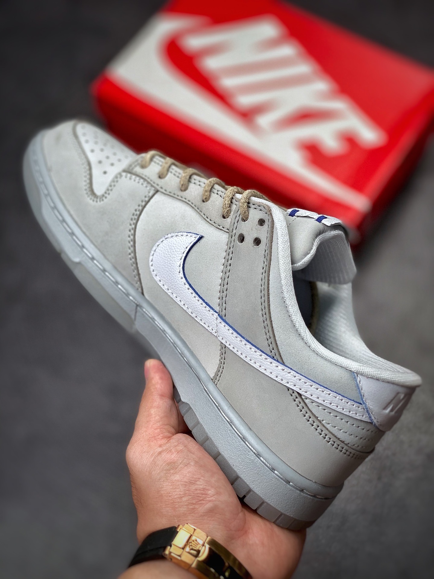 280 Nike SB Dunk Low ”Grey Leather” 月亮灰 DX3722-001
