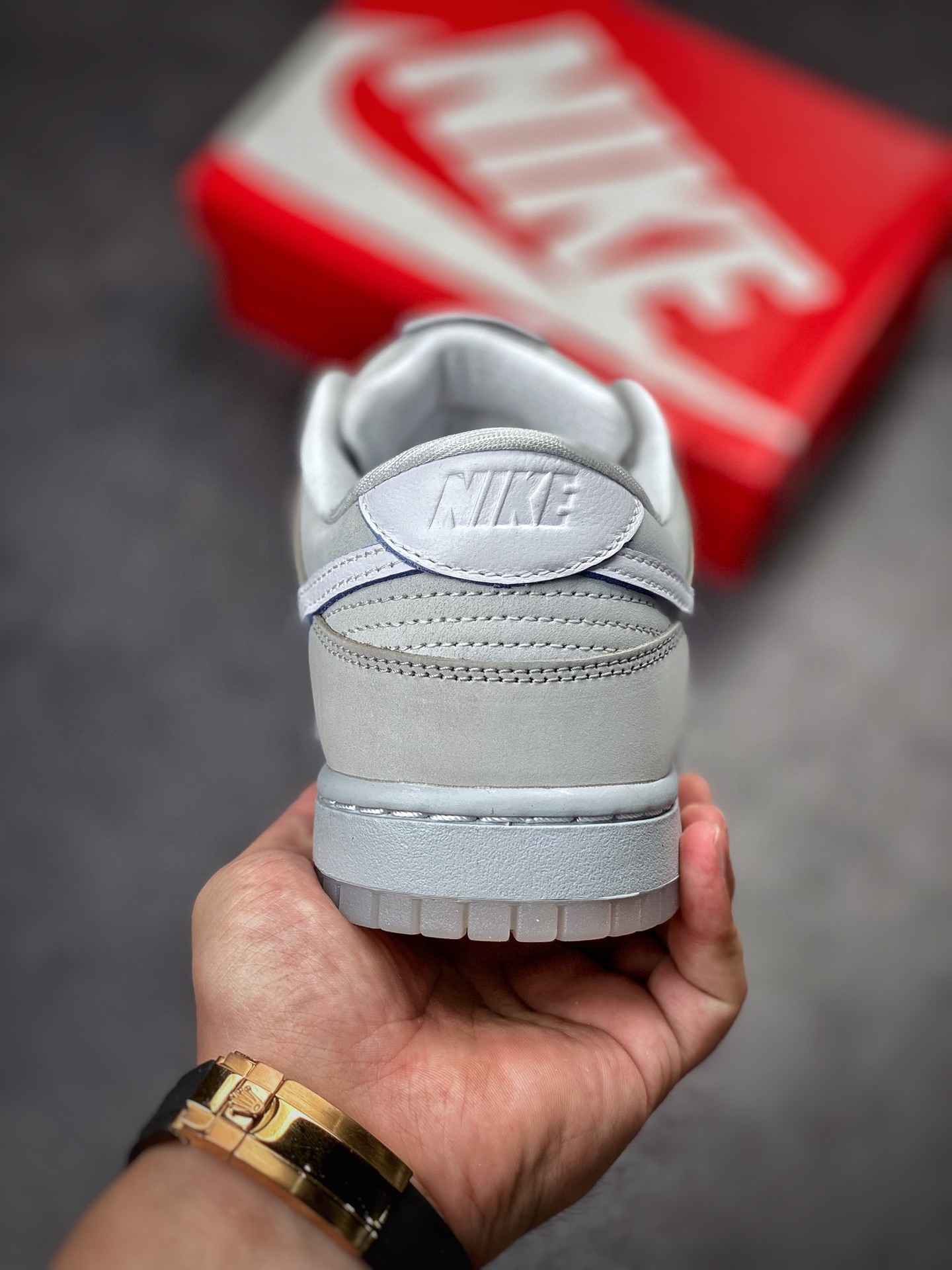 280 Nike SB Dunk Low ”Grey Leather” 月亮灰 DX3722-001