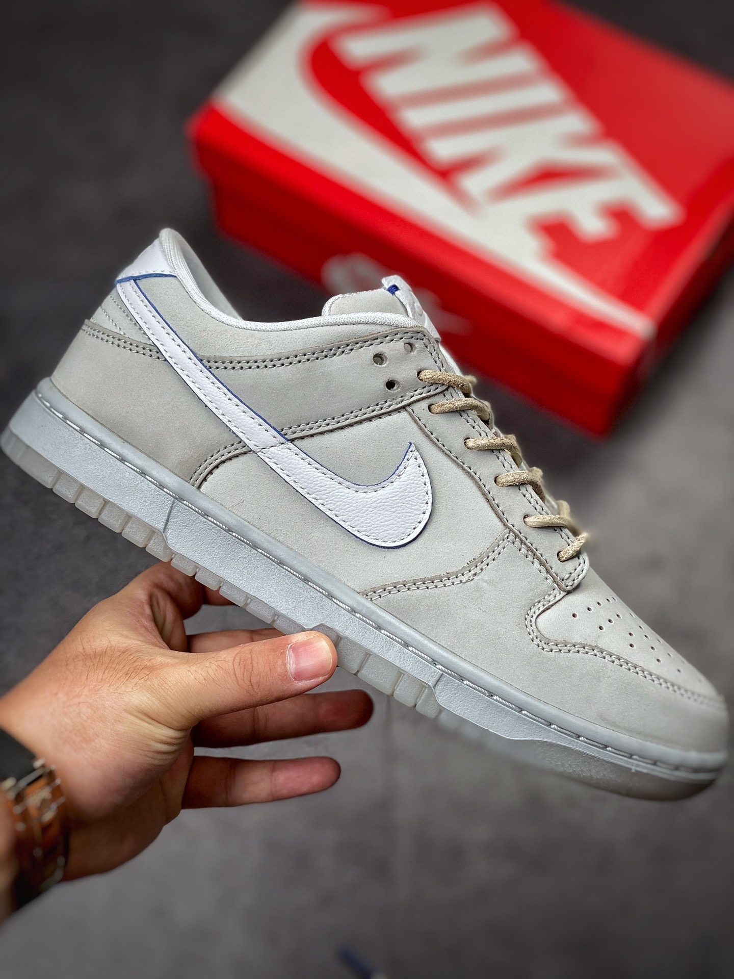 280 Nike SB Dunk Low ”Grey Leather” 月亮灰 DX3722-001