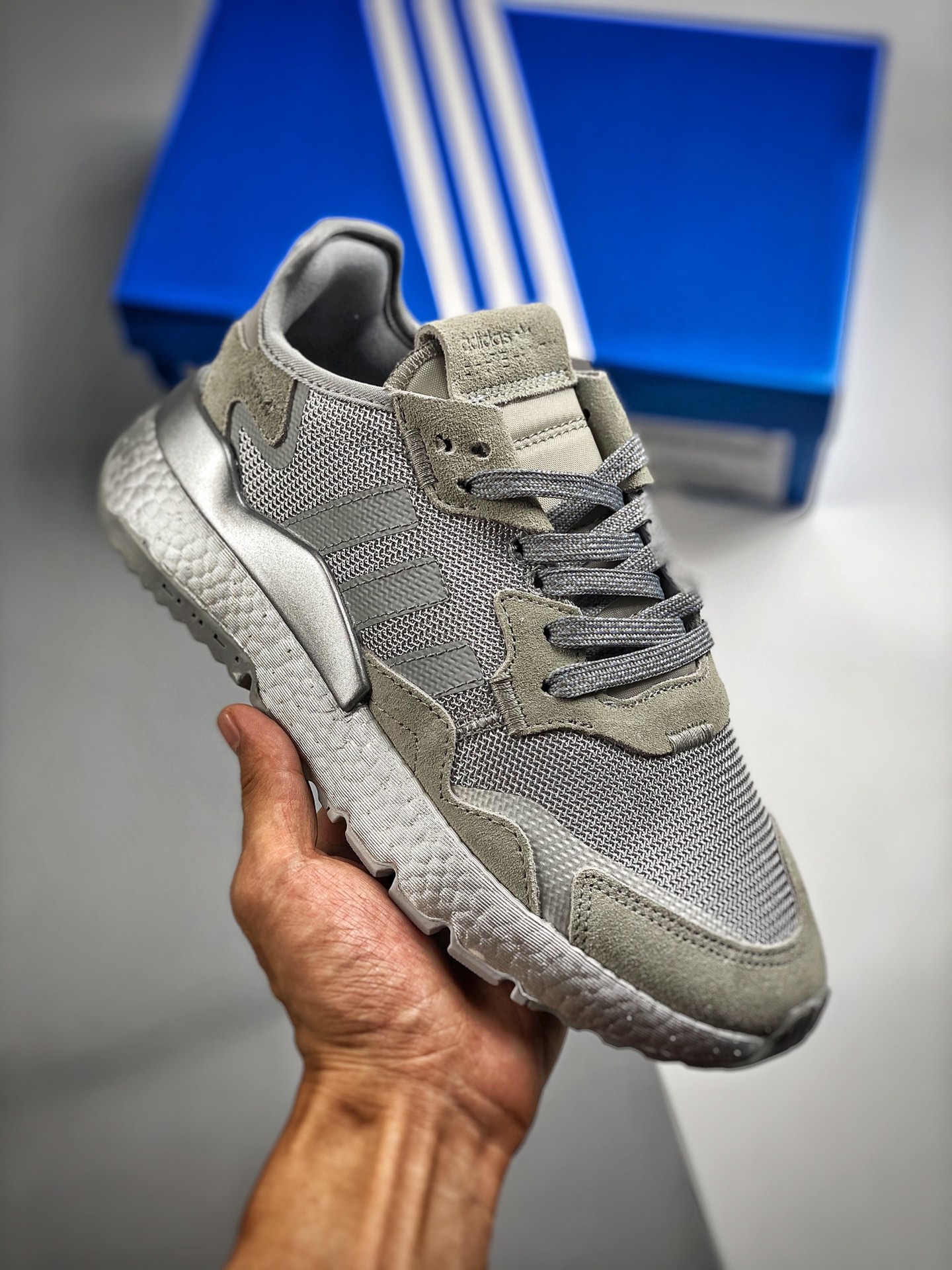 Núcleo 2 AD Nite Jogger Boost gris metalizado plata, trébol, colaboración Night Runner, número de artículo: CG6206, zap…