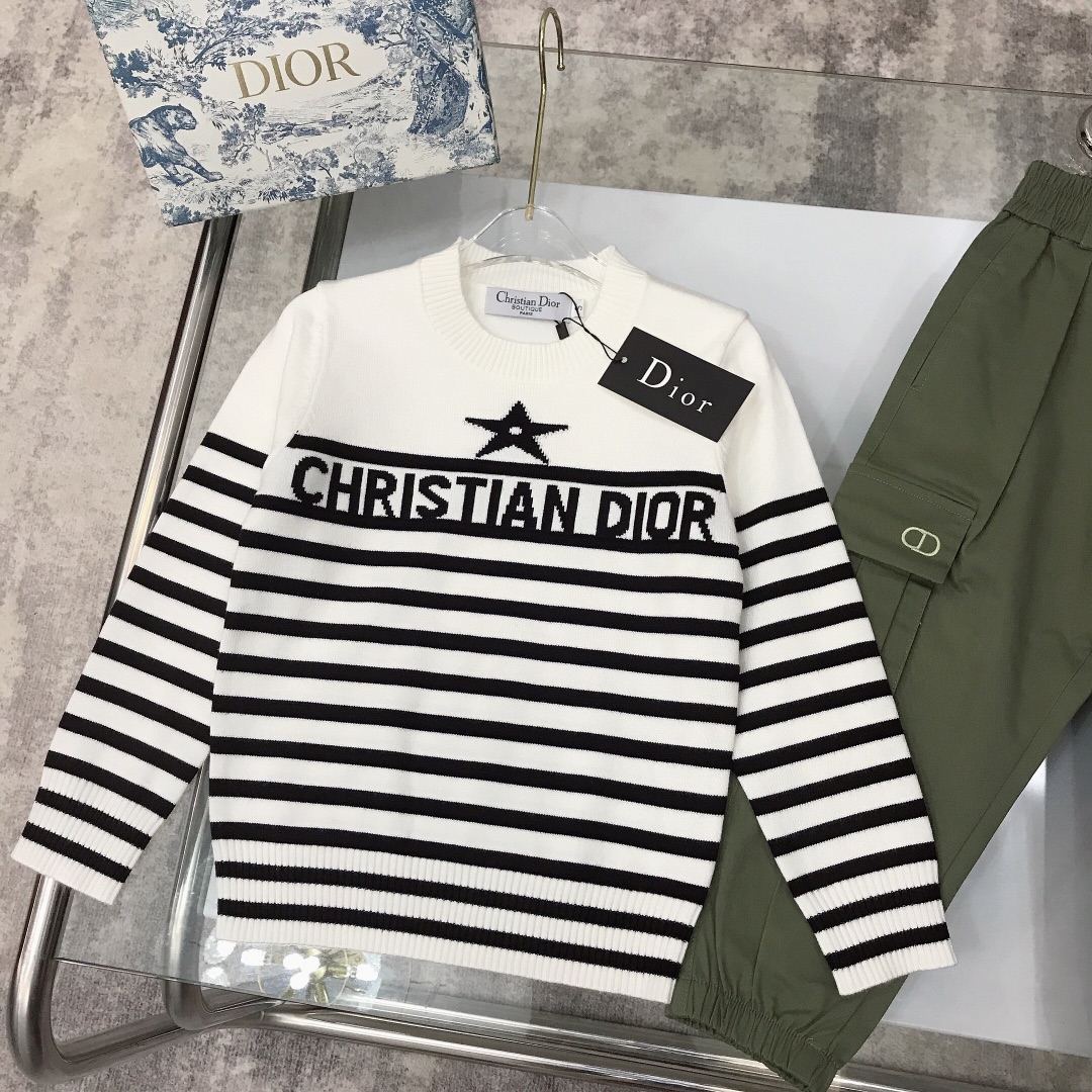 “DIO Knitted Sweater Suits: High-Quality Fabric, Comfortable and Stylish, Various Sizes Available” - 图片 3