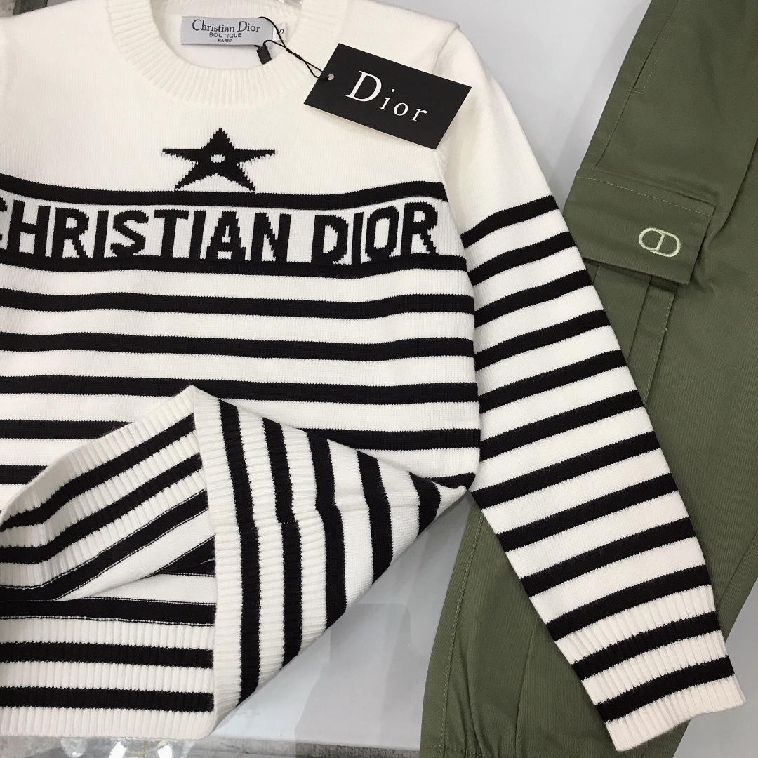 “DIO Knitted Sweater Suits: High-Quality Fabric, Comfortable and Stylish, Various Sizes Available” - 图片 5