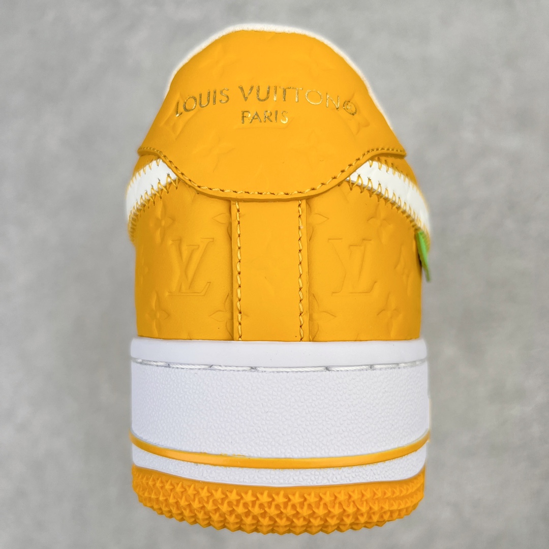 图片[8]-＃东莞纯原 市面独家顶级版本 Louis Vuitton lv x NK Air Force1 Low 空军重磅联名 至今巅峰之作 男款最新升级改良版 25个配色持续更新东莞大厂耗资原鞋开发 当时发售前基本上没货 2级市场买了两双回来开发 一双白蓝女鞋 一双全白男鞋 当时一双价格5w+ 拿到手上有点发抖 全鞋拼接工艺的完美衔接 看不出一点有拼接过的痕迹 最重要的鞋面材料 都需进口订做采用意大利Monogram 纳米牛皮 软度舒适度非常好 报废率也极高 全鞋工艺极其复杂鞋面的印花 压纹都是对于工厂新的摸索和挑战 原版大底私模开发 区别市场低价版本共用老款空军磨具大底 毕竟原版4-5万的鞋 做工材质都是进口最顶级的皮革 质地暗花烫金的拼接凸显高级和质感 鞋身非常轻便大底舒适度非常之高 完全改变了之前Force1 Low 的笨重硬度不舒适的设计 对于品牌和设计师不做多的介绍做好鞋也很想用情怀做铺垫可惜文字格不够 有喜欢关注此款很久的朋友可以考虑下顶级高端fake 一比一的细节 全身心的开发只为还原你购买后称赞还不错的潮鞋 男女鞋尺码 35 36 37 38 39 40 41 42 43 44 45 46-选品中心