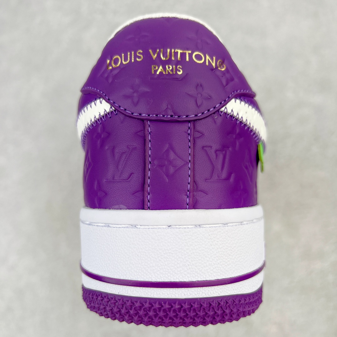 图片[8]-＃东莞纯原 市面独家顶级版本 Louis Vuitton lv x NK Air Force1 Low 空军重磅联名 至今巅峰之作 男款最新升级改良版 25个配色持续更新东莞大厂耗资原鞋开发 当时发售前基本上没货 2级市场买了两双回来开发 一双白蓝女鞋 一双全白男鞋 当时一双价格5w+ 拿到手上有点发抖 全鞋拼接工艺的完美衔接 看不出一点有拼接过的痕迹 最重要的鞋面材料 都需进口订做采用意大利Monogram 纳米牛皮 软度舒适度非常好 报废率也极高 全鞋工艺极其复杂鞋面的印花 压纹都是对于工厂新的摸索和挑战 原版大底私模开发 区别市场低价版本共用老款空军磨具大底 毕竟原版4-5万的鞋 做工材质都是进口最顶级的皮革 质地暗花烫金的拼接凸显高级和质感 鞋身非常轻便大底舒适度非常之高 完全改变了之前Force1 Low 的笨重硬度不舒适的设计 对于品牌和设计师不做多的介绍做好鞋也很想用情怀做铺垫可惜文字格不够 有喜欢关注此款很久的朋友可以考虑下顶级高端fake 一比一的细节 全身心的开发只为还原你购买后称赞还不错的潮鞋 男女鞋尺码 35 36 37 38 39 40 41 42 43 44 45 46-选品中心