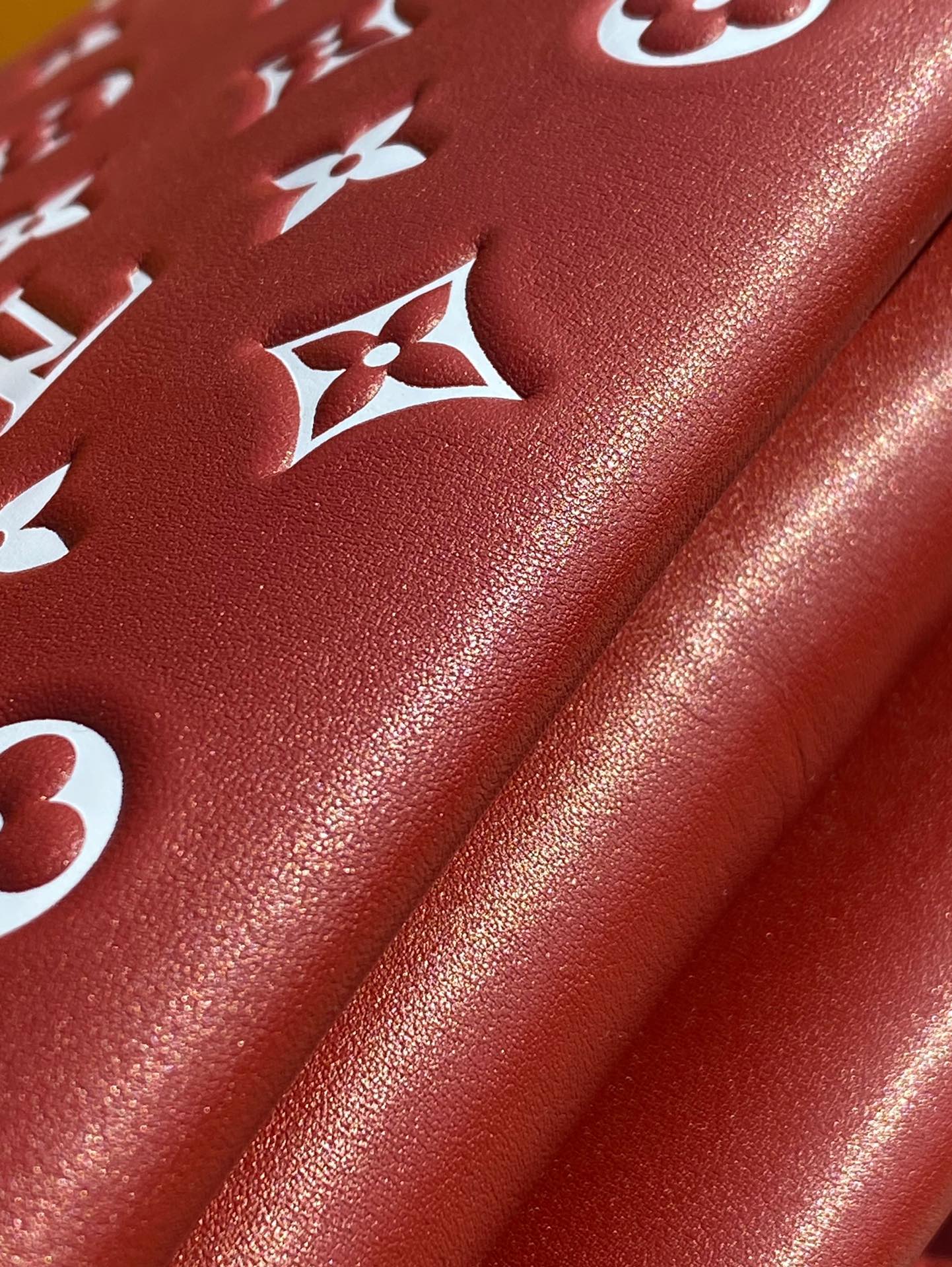 非市场普通货 进口皮料半钢五金 m20761 尺寸26*20*12cm 海外渠道到货，LV Cousin