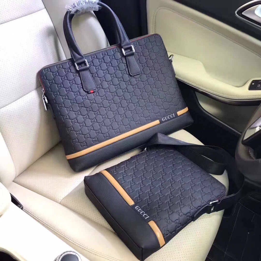 。GUCCl古奇  独家新款‼️【型号】33057-5 商务休闲包【尺寸】38x29x6cm【颜色】黑色