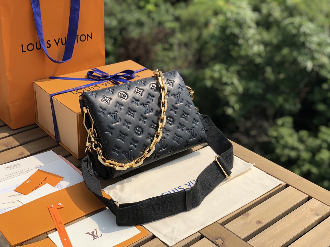 🌼 m57790尺寸26*20*12cm 海外渠道到货，在今年已经出场的宝藏中，兴奋并爱不释手的还是LV