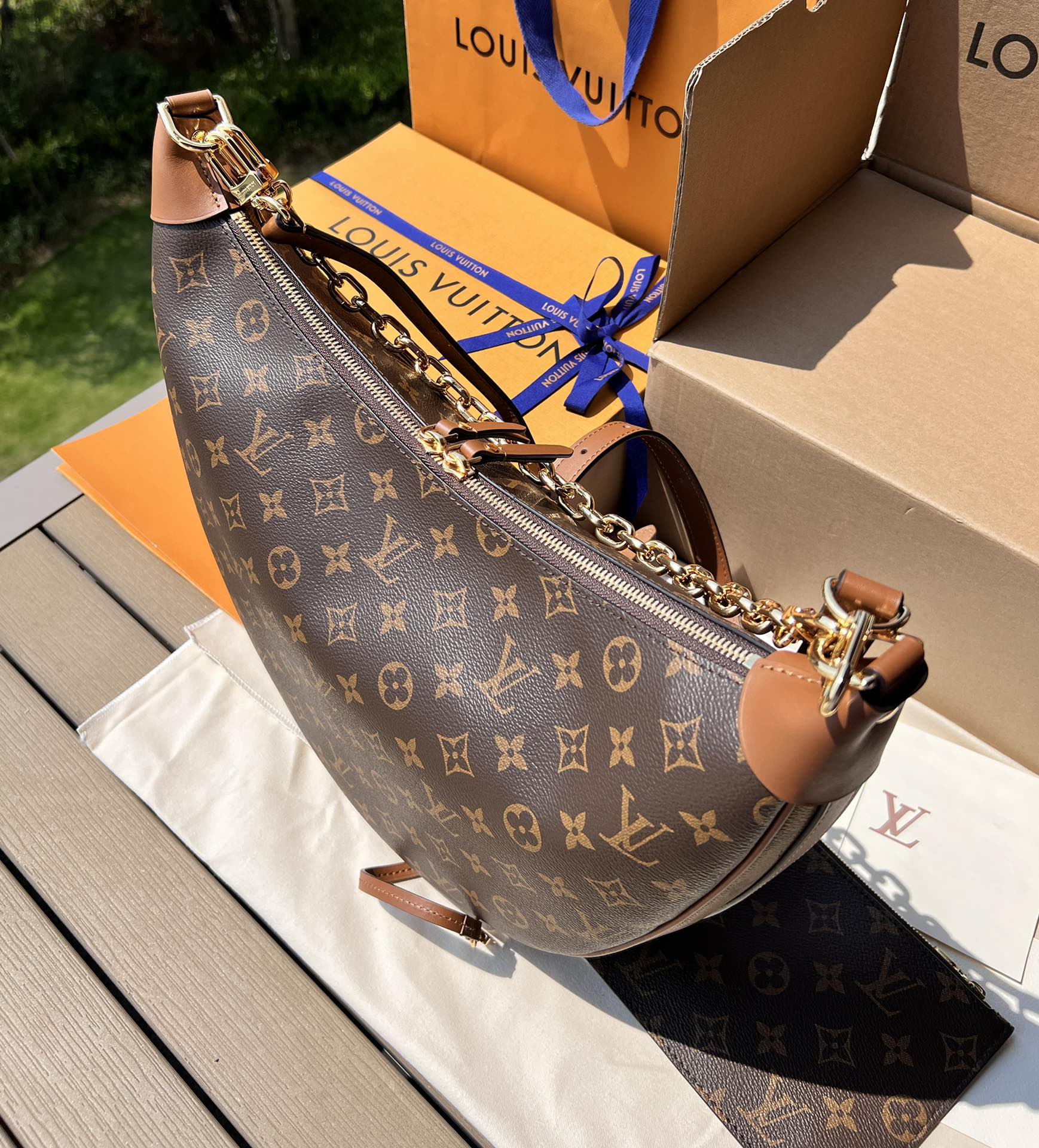 🌼 m46311尺寸：38×26×10cmLV海外渠道资源特供大号豌豆包❗️这款流浪汉环形包灵活宽敞，结