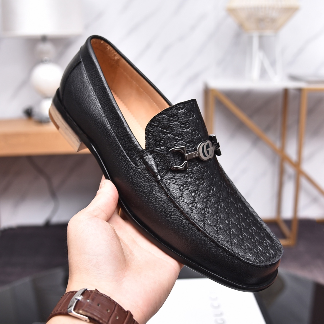 J5    Gucci  古奇  最新休闲皮鞋 官网同步 市场上顶级版本 纯手工制作.面料 进口小牛皮配水染牛里38、39、40、41、42、43、44。45可定做