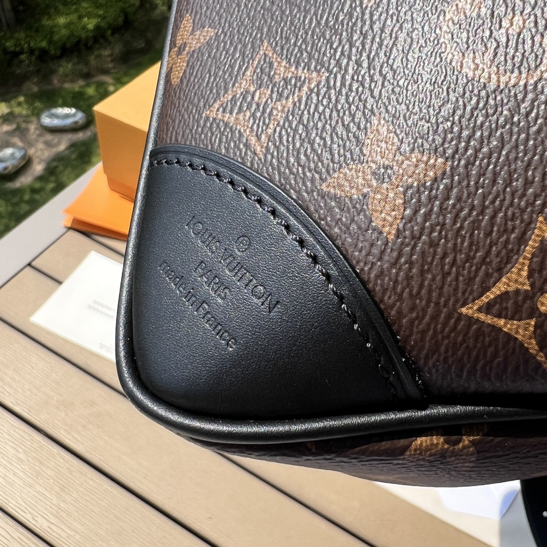 非市场普通货 进口皮料半钢五金m45353尺寸:28×25×9cmLV渠道资源特供订单牛角包❗️路易威登