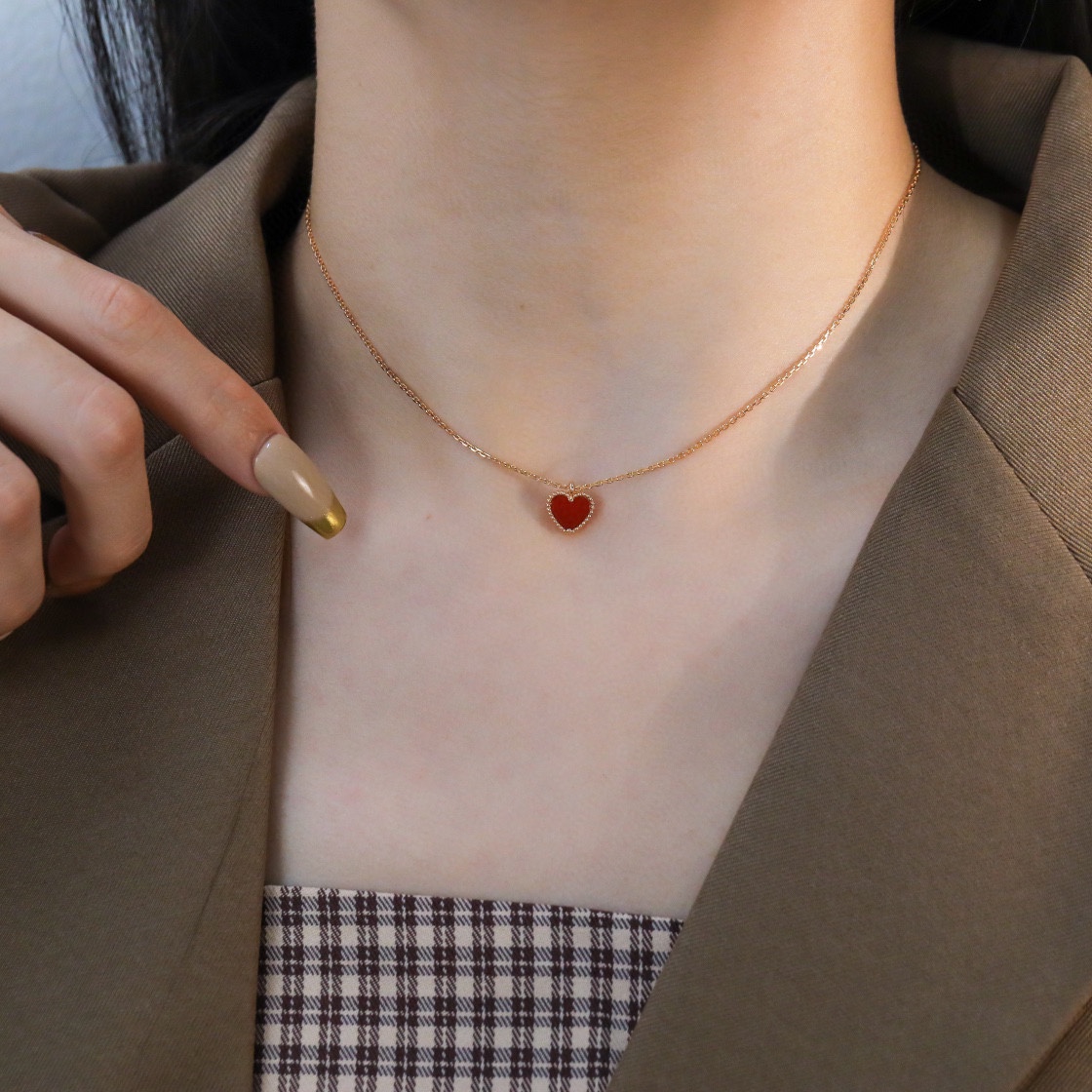 Van Cleef & Arpels vca mini桃心红玉髓项链