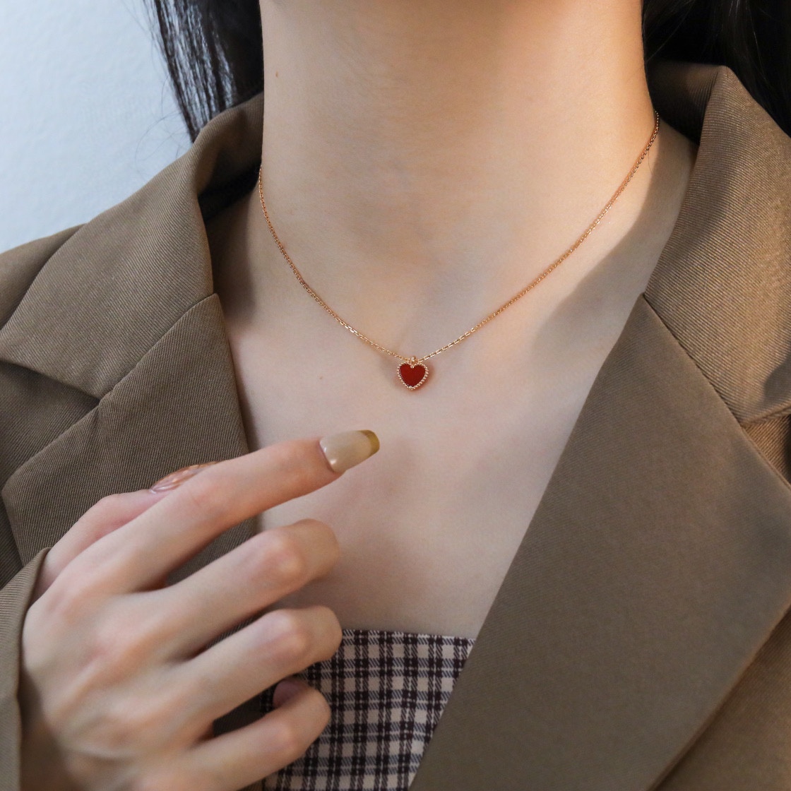 Van Cleef & Arpels vca mini桃心红玉髓项链