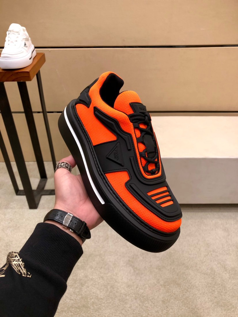 L5 市场高版本,官网爆款,爆单款Prada 普拉达  香港专柜休闲鞋,专柜品质,优质做工,鞋面采用进口透气飞织面料,舒适透气内里,原版橡胶大底 ,休闲时尚,高端品质,男38-44码