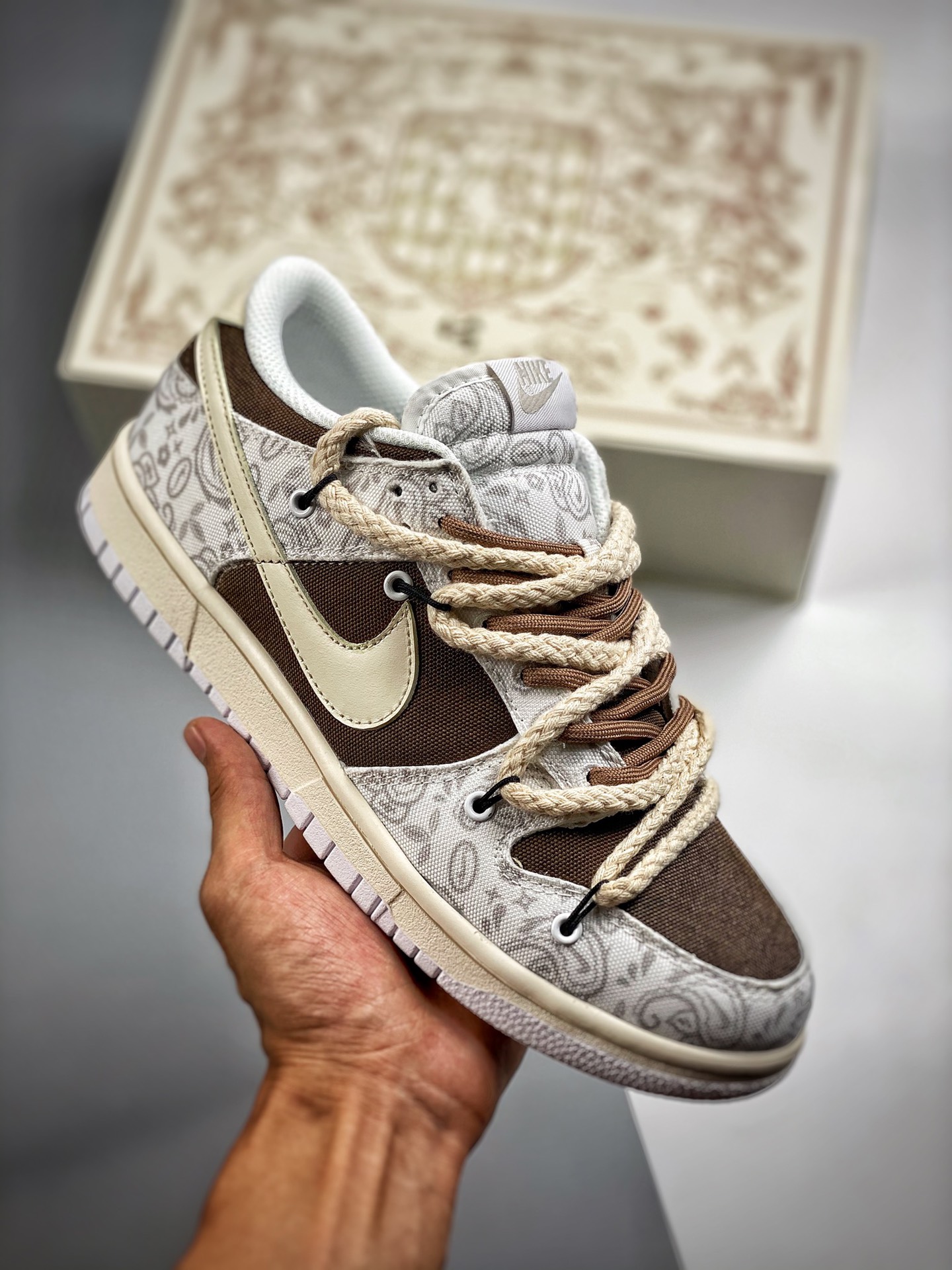 Núcleo 4 Nk Dunk SB Low blanco/marrón, estampado paisley, producción original de fábrica grande, lanzamiento real, mate…