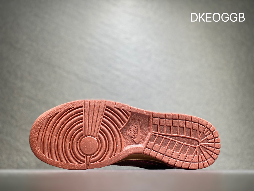 300 Nike SB dunk Low 低帮休闲运动滑板板鞋  DH4402-200