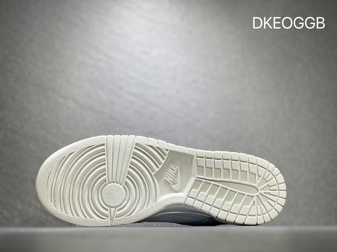 300 Nike SB dunk Low 低帮休闲运动滑板板鞋 DH4402-101