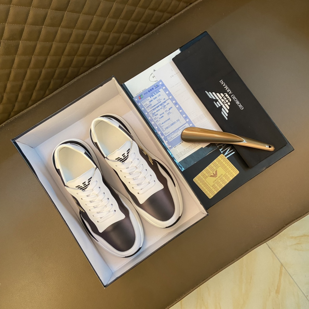 J0 Armani 阿玛尼  原版专柜潮鞋 鞋面意大利进口原版牛皮帆布,原版 内里,潮男年轻人必备,欧美时尚风格,无论走到那你都是亮点.1:1复刻 运动风,原单 Armani 阿玛尼 印图 懒人套脚必备 原版运动底 精品打造 适合司机驾车出行 款式简单而不失奢华,百搭,让你走到那都是亮点,男鞋码数：38-44 45定做 白色 选