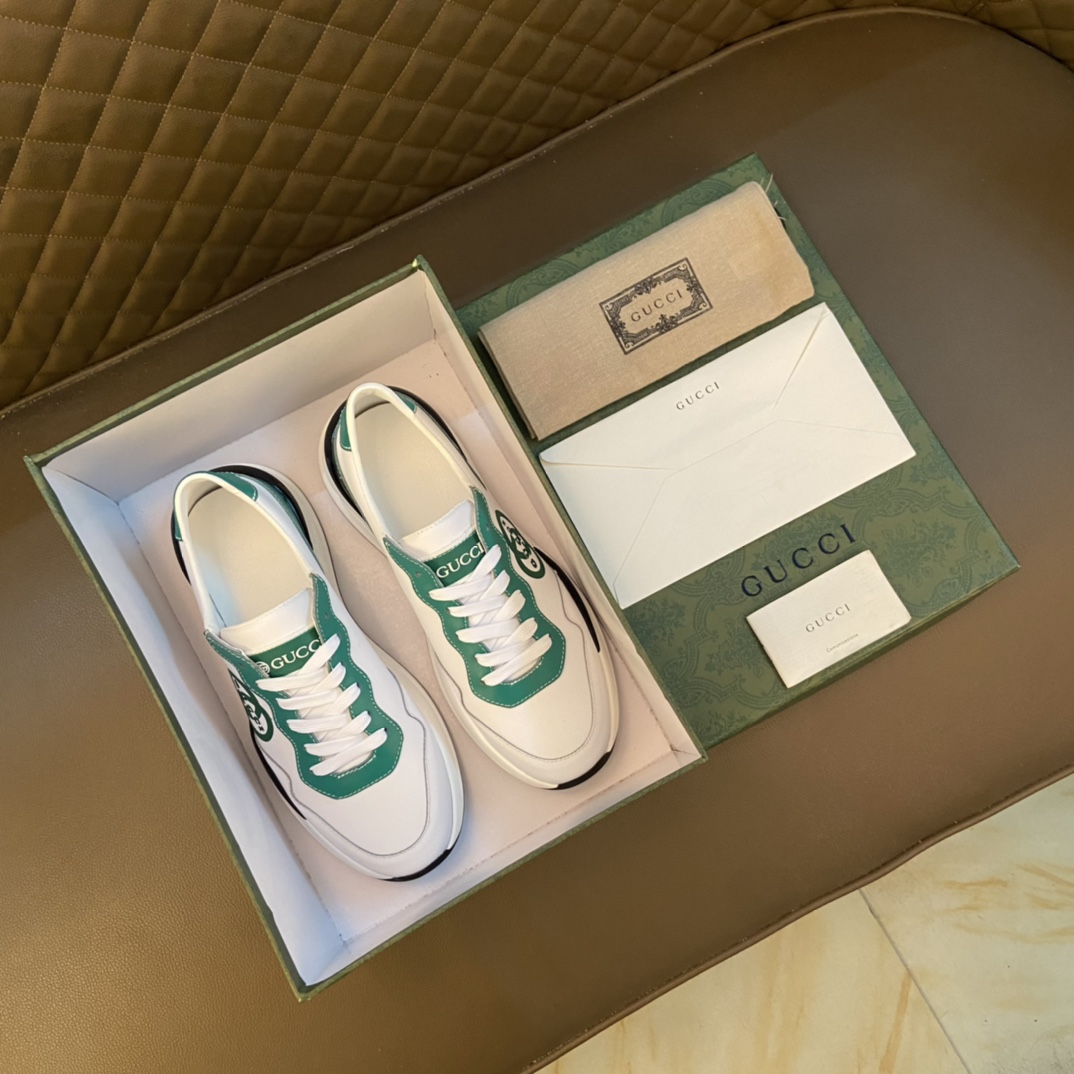 J0   官网爆款Gucci  古奇 高版本～”青年休闲潮人风 男士2022专柜同步发售，夏季男鞋 意大利进口原版品牌精选头层柔软牛皮布 羊皮内里拒绝脱色磨脚鞋底 原厂特供原版底，法国风格 ，原单品质 超舒服原版底 驾车完美。实物拍摄实物更赞 适合户外司机驾车出行 跑步鞋 男鞋码数 38-44 45可定做绿色 黑色 白色 选