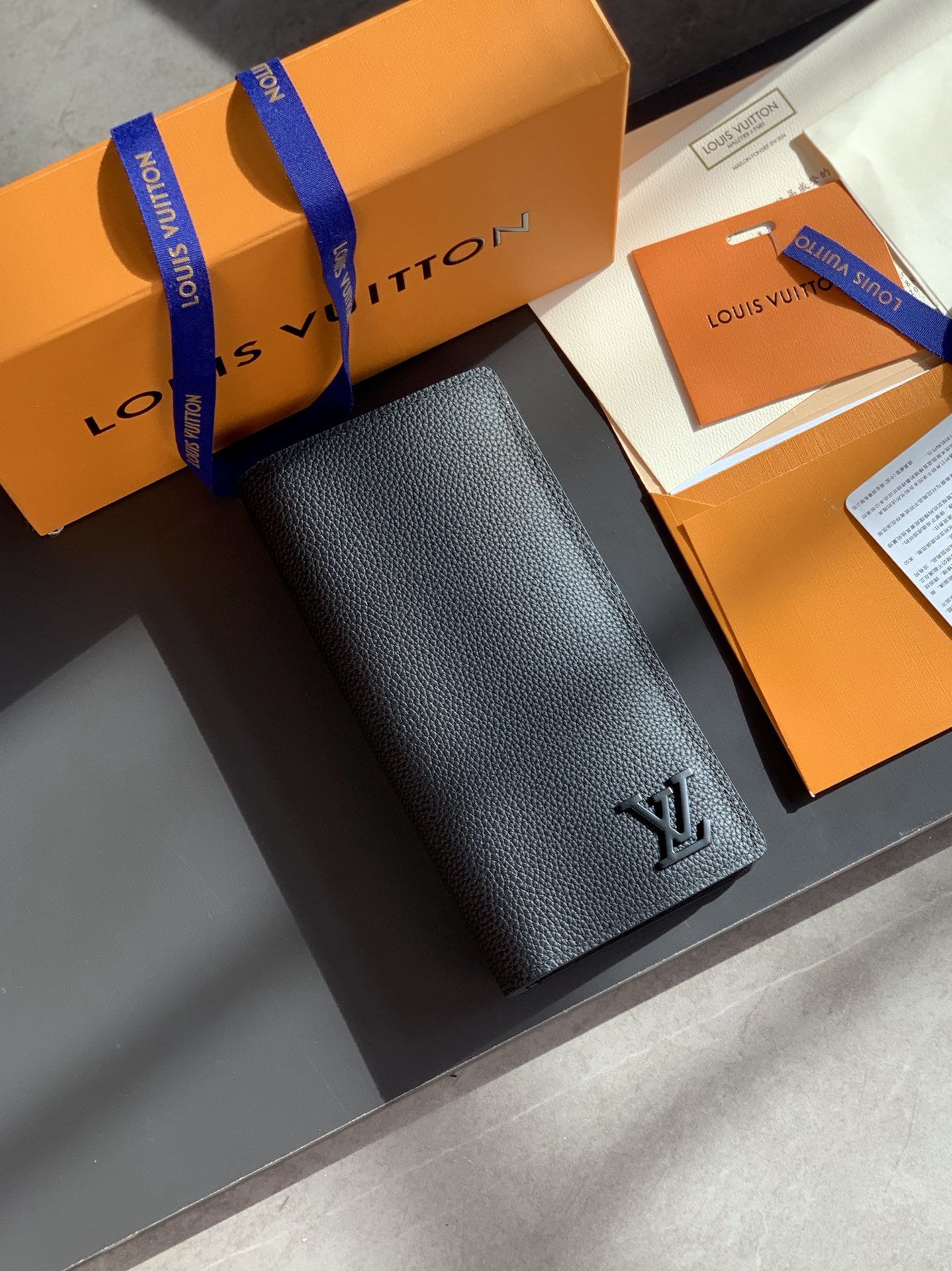 Buy Best High-Quality
 Louis Vuitton Wallet Black Calfskin Cowhide M69980