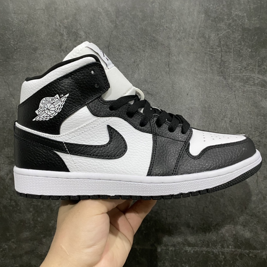 D版Air Jordan AJ1 Mid 中帮 熊猫黑白阴阳DR0501-101 原厂内置全掌气垫 A模大底 头层小牛皮 鞋舌AJ原厂专用牛津布+AJ专用反口珍珠布+原厂无杂质高弹内里海棉 特殊封边弹力鞋带 全网唯一头层牛皮 原鞋开模 拒绝公底 购置公司同步原材料 原汁原味 忠于原版‼️ 尺码:36 36.5 37.5 38 38.5 39 40 40.5 41 42 42.5 43 44 44.5 45 46 47.5-选品中心