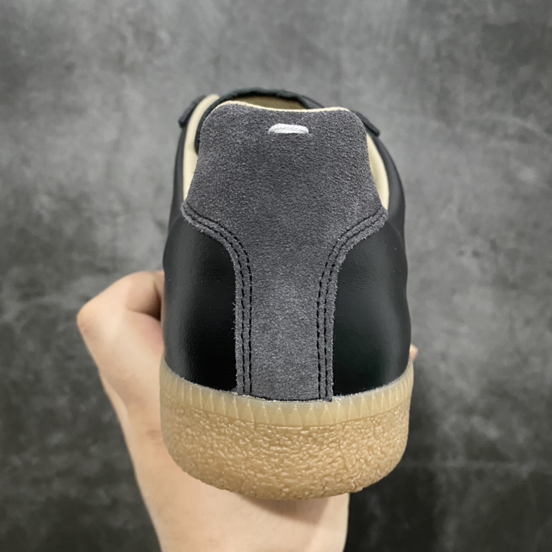 图片[4]-纯原私人订单 Maison Margiela Calfskin Replica 马吉拉 德训鞋 上万点击率爆款 高端零售专供批次 原档数据开发数月百分百还原 原盒原配防尘袋购物卡 全网唯一正确0-23数字排版 一比一间距字体 内里全头层小羊皮 原版防滑鞋底设计 灰色翻毛牛皮 白色细纹贝利头层皮 依照原版逐帧开发 原装淡粉纸板中底带编号钢印 尺码：36 36.5 37 38 39 40 41 42 42.5 43 44 44.5 45-选品中心