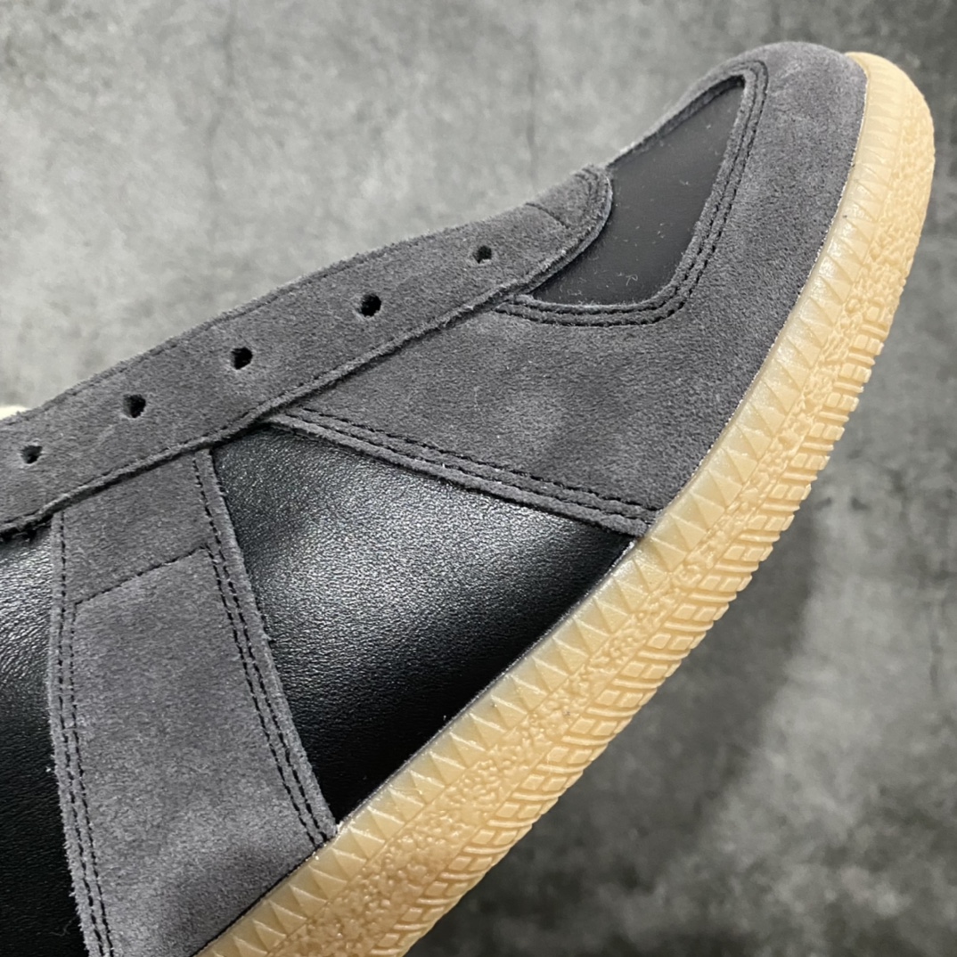 图片[6]-纯原私人订单 Maison Margiela Calfskin Replica 马吉拉 德训鞋 上万点击率爆款 高端零售专供批次 原档数据开发数月百分百还原 原盒原配防尘袋购物卡 全网唯一正确0-23数字排版 一比一间距字体 内里全头层小羊皮 原版防滑鞋底设计 灰色翻毛牛皮 白色细纹贝利头层皮 依照原版逐帧开发 原装淡粉纸板中底带编号钢印 尺码：36 36.5 37 38 39 40 41 42 42.5 43 44 44.5 45-选品中心