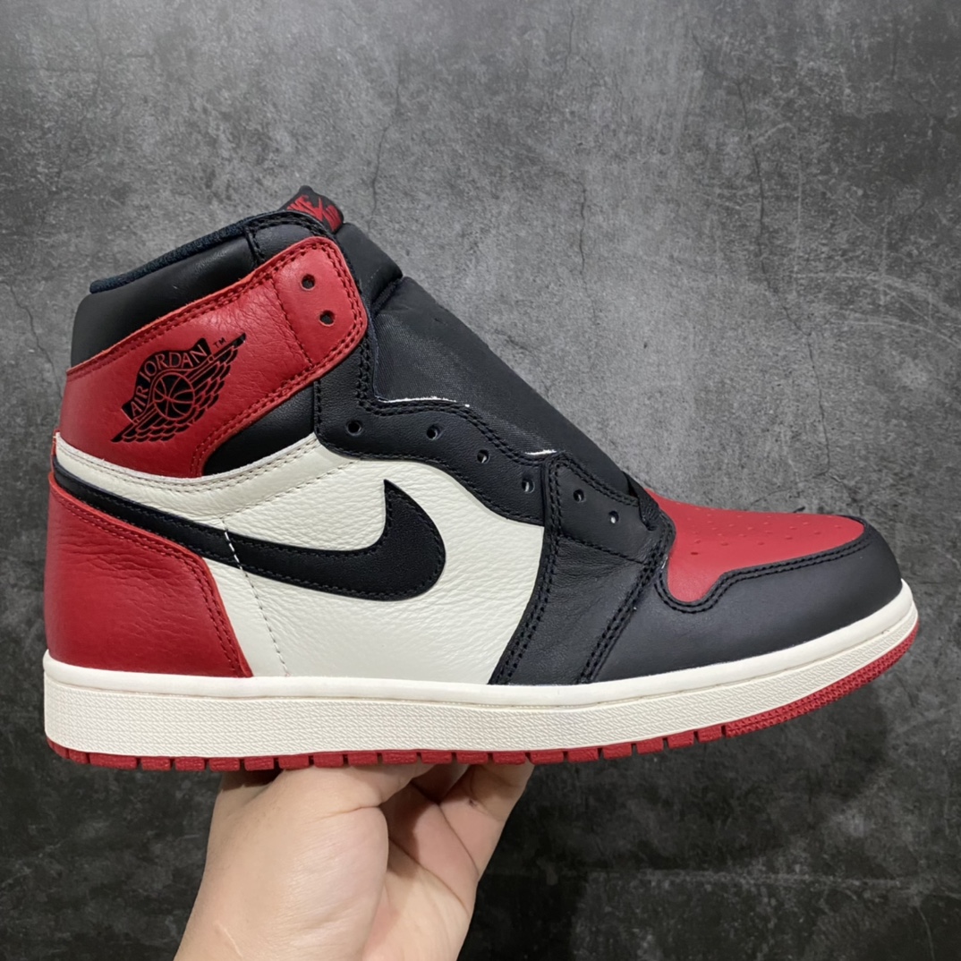 ❗ 外贸Air Jordan AJ1Retro Bred toe 黑红脚趾 555088-610 原底面 原厂油墨 3D高频立体飞翼 字体大小色泽亮度均保持原鞋一致 全部原厂特供皮料 原厂配方烧制的大底 原厂核心技术 原厂拉帮手法 中底布自然渗透 最正宗的AJ1的屁股 钩子 外领口饰片 鞋头 防泥片 鞋眼片 全部采用原厂电脑车 针距 边距完全同步原鞋 最正宗的原鞋即视感 尺码 40 40.5 41 42 42.5 43 44 44.5 45 46 47.5-选品中心