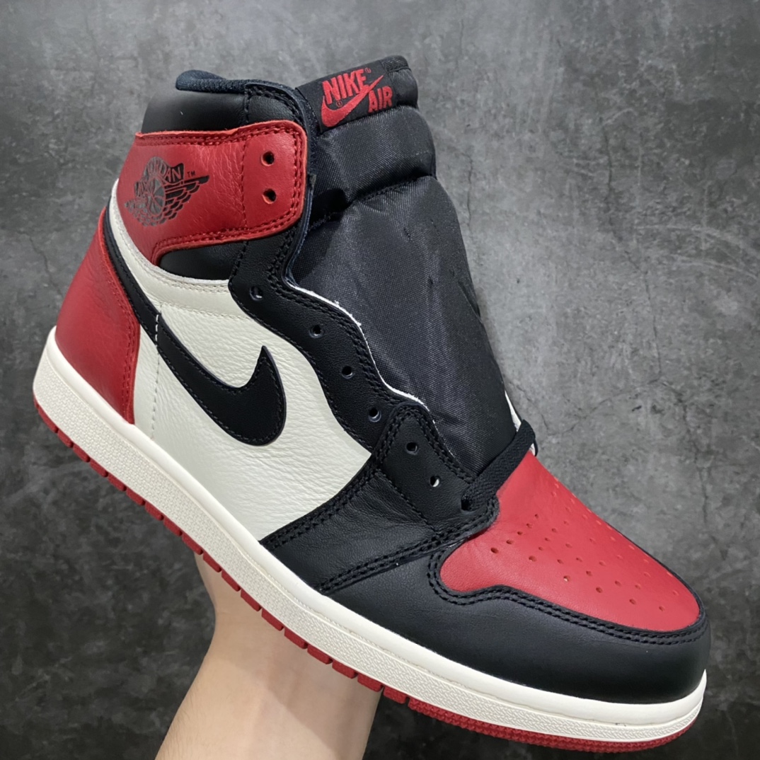 图片[3]-❗ 外贸Air Jordan AJ1Retro Bred toe 黑红脚趾 555088-610 原底面 原厂油墨 3D高频立体飞翼 字体大小色泽亮度均保持原鞋一致 全部原厂特供皮料 原厂配方烧制的大底 原厂核心技术 原厂拉帮手法 中底布自然渗透 最正宗的AJ1的屁股 钩子 外领口饰片 鞋头 防泥片 鞋眼片 全部采用原厂电脑车 针距 边距完全同步原鞋 最正宗的原鞋即视感 尺码 40 40.5 41 42 42.5 43 44 44.5 45 46 47.5-选品中心