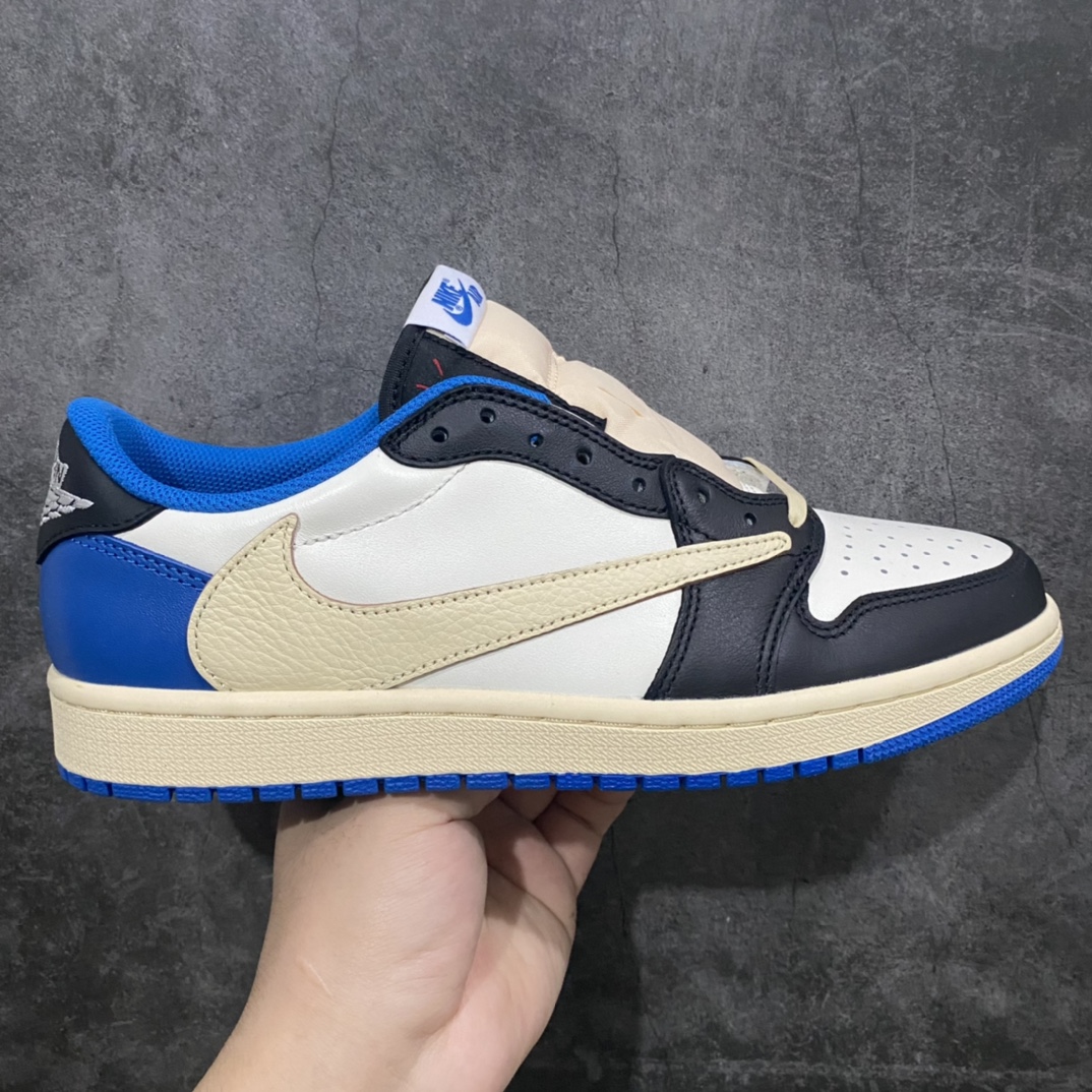 PK纯原 Travis Scott x Fragment x Air Jordan AJ1 Low OG SP 三方联名闪电倒勾低帮 DM7866-140 原盒原配 外盒透明胶套 内侧字体 工整带凹凸感 原厂拉帮工艺 针距密度一致 全新升级网板中底 原楦原纸板开发 后跟弧度收口自然不对折 极致一眼正品既视感 原厂皮料 进口玻璃冲刀皮料裁剪零毛边 承诺百分百一致原鞋 全鞋电脑针车工艺 鞋面清洁度最高QC检验标准 控制溢胶 飞翼3D高频深度立体 鞋盒、防尘纸 均采购来自原厂 尺码：36 36.5 37.5 38 38.5 39 40 40.5 41 42 42.5 43 44 44.5 45 46 47.5-选品中心