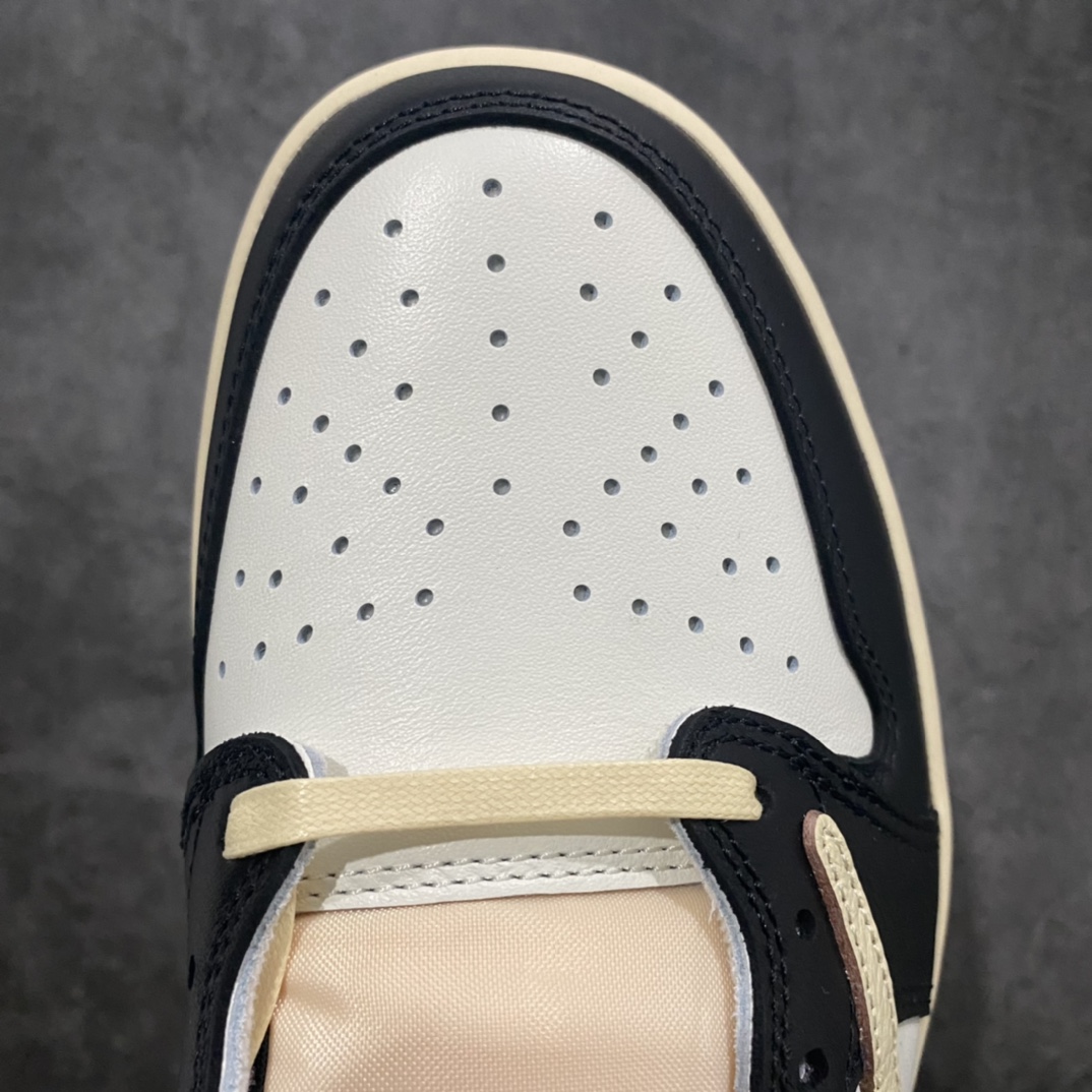 图片[5]-PK纯原 Travis Scott x Fragment x Air Jordan AJ1 Low OG SP 三方联名闪电倒勾低帮 DM7866-140 原盒原配 外盒透明胶套 内侧字体 工整带凹凸感 原厂拉帮工艺 针距密度一致 全新升级网板中底 原楦原纸板开发 后跟弧度收口自然不对折 极致一眼正品既视感 原厂皮料 进口玻璃冲刀皮料裁剪零毛边 承诺百分百一致原鞋 全鞋电脑针车工艺 鞋面清洁度最高QC检验标准 控制溢胶 飞翼3D高频深度立体 鞋盒、防尘纸 均采购来自原厂 尺码：36 36.5 37.5 38 38.5 39 40 40.5 41 42 42.5 43 44 44.5 45 46 47.5-选品中心