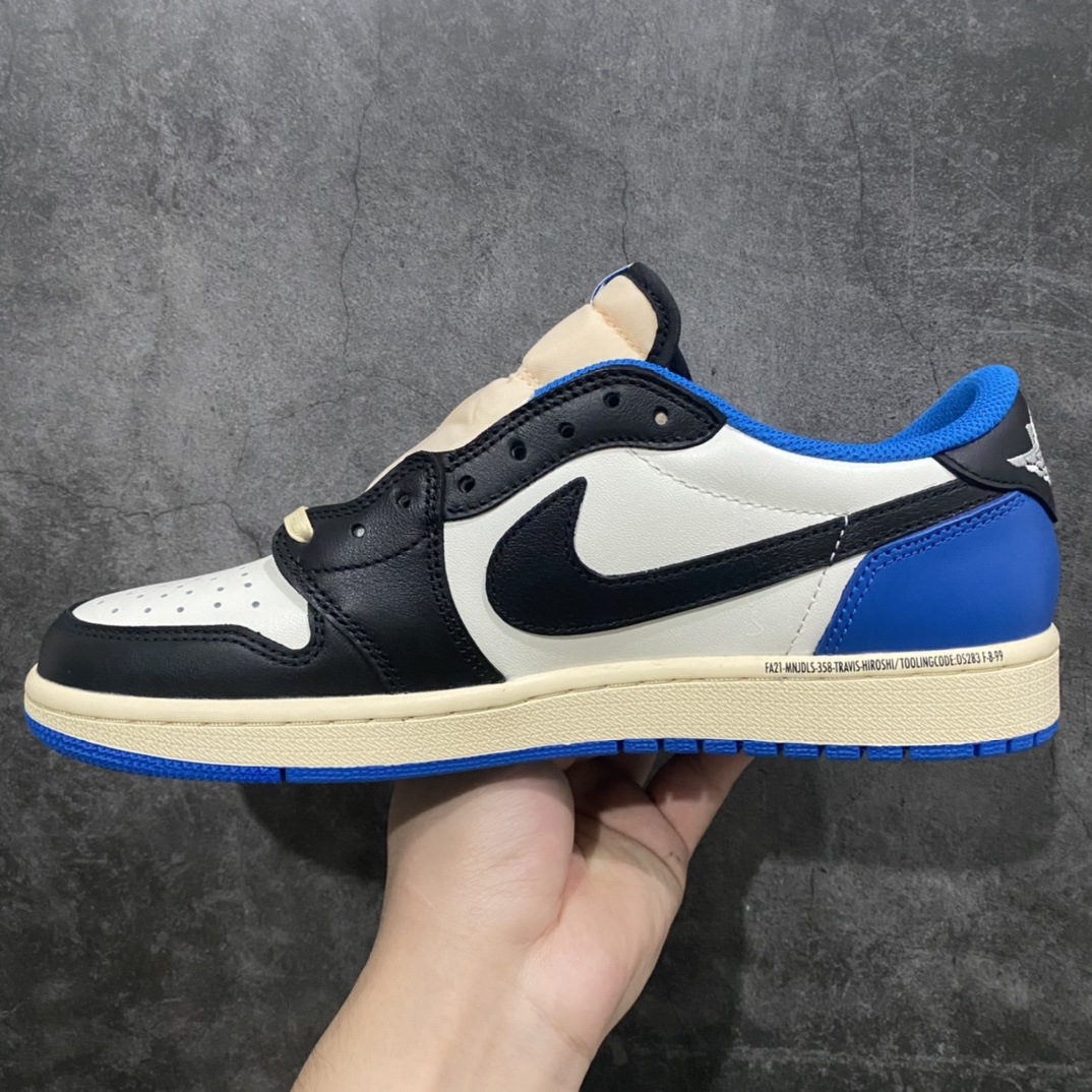 图片[2]-PK纯原 Travis Scott x Fragment x Air Jordan AJ1 Low OG SP 三方联名闪电倒勾低帮 DM7866-140 原盒原配 外盒透明胶套 内侧字体 工整带凹凸感 原厂拉帮工艺 针距密度一致 全新升级网板中底 原楦原纸板开发 后跟弧度收口自然不对折 极致一眼正品既视感 原厂皮料 进口玻璃冲刀皮料裁剪零毛边 承诺百分百一致原鞋 全鞋电脑针车工艺 鞋面清洁度最高QC检验标准 控制溢胶 飞翼3D高频深度立体 鞋盒、防尘纸 均采购来自原厂 尺码：36 36.5 37.5 38 38.5 39 40 40.5 41 42 42.5 43 44 44.5 45 46 47.5-选品中心