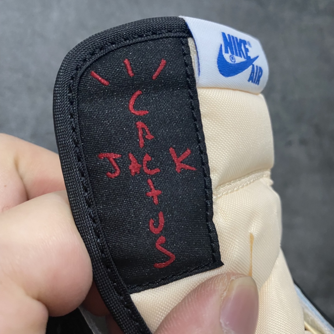 PK纯原 Travis Scott x Fragment x Air Jordan AJ1 Low OG SP 三方联名闪电倒勾低帮 DM7866-140 原盒原配 外盒透明胶套 内侧字体 工整带凹凸感 原厂拉帮工艺 针距密度一致 全新升级网板中底 原楦原纸板开发 后跟弧度收口自然不对折 极致一眼正品既视感 原厂皮料 进口玻璃冲刀皮料裁剪零毛边 承诺百分百一致原鞋 全鞋电脑针车工艺 鞋面清洁度最高QC检验标准 控制溢胶 飞翼3D高频深度立体 鞋盒、防尘纸 均采购来自原厂 尺码：36 36.5 37.5 38 38.5 39 40 40.5 41 42 42.5 43 44 44.5 45 46 47.5-选品中心