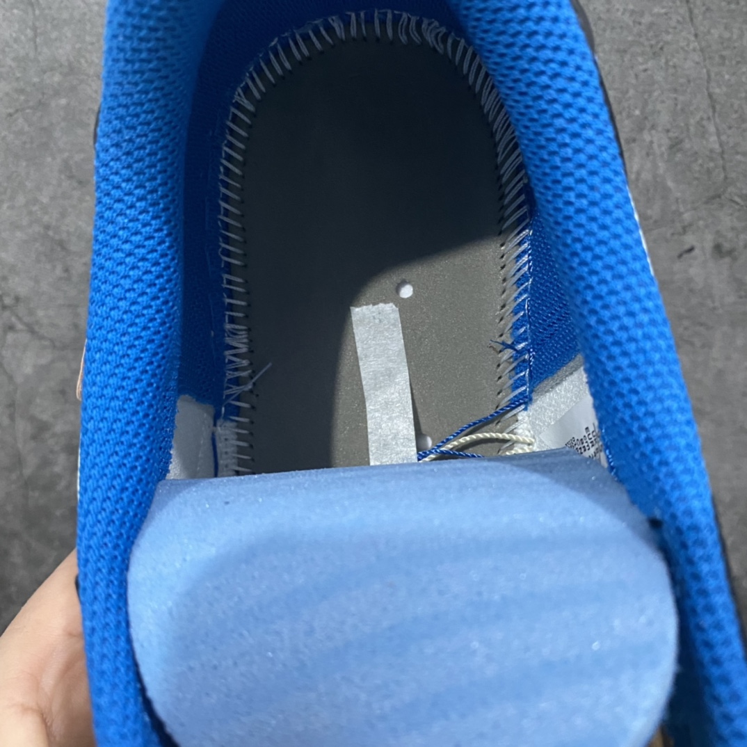 图片[5]-PK纯原 Travis Scott x Fragment x Air Jordan AJ1 Low OG SP 三方联名闪电倒勾低帮 DM7866-140 原盒原配 外盒透明胶套 内侧字体 工整带凹凸感 原厂拉帮工艺 针距密度一致 全新升级网板中底 原楦原纸板开发 后跟弧度收口自然不对折 极致一眼正品既视感 原厂皮料 进口玻璃冲刀皮料裁剪零毛边 承诺百分百一致原鞋 全鞋电脑针车工艺 鞋面清洁度最高QC检验标准 控制溢胶 飞翼3D高频深度立体 鞋盒、防尘纸 均采购来自原厂 尺码：36 36.5 37.5 38 38.5 39 40 40.5 41 42 42.5 43 44 44.5 45 46 47.5-选品中心