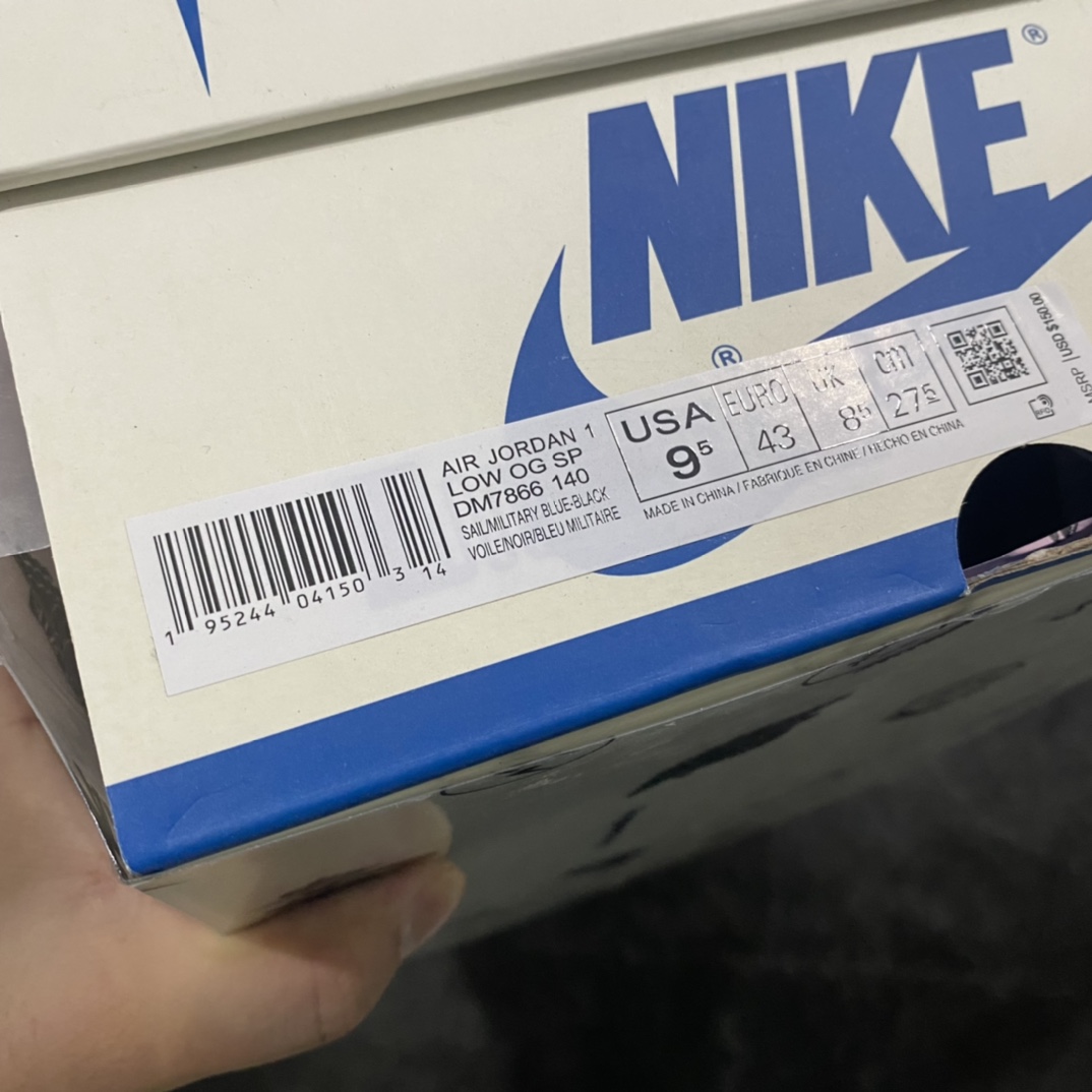 图片[8]-PK纯原 Travis Scott x Fragment x Air Jordan AJ1 Low OG SP 三方联名闪电倒勾低帮 DM7866-140 原盒原配 外盒透明胶套 内侧字体 工整带凹凸感 原厂拉帮工艺 针距密度一致 全新升级网板中底 原楦原纸板开发 后跟弧度收口自然不对折 极致一眼正品既视感 原厂皮料 进口玻璃冲刀皮料裁剪零毛边 承诺百分百一致原鞋 全鞋电脑针车工艺 鞋面清洁度最高QC检验标准 控制溢胶 飞翼3D高频深度立体 鞋盒、防尘纸 均采购来自原厂 尺码：36 36.5 37.5 38 38.5 39 40 40.5 41 42 42.5 43 44 44.5 45 46 47.5-选品中心