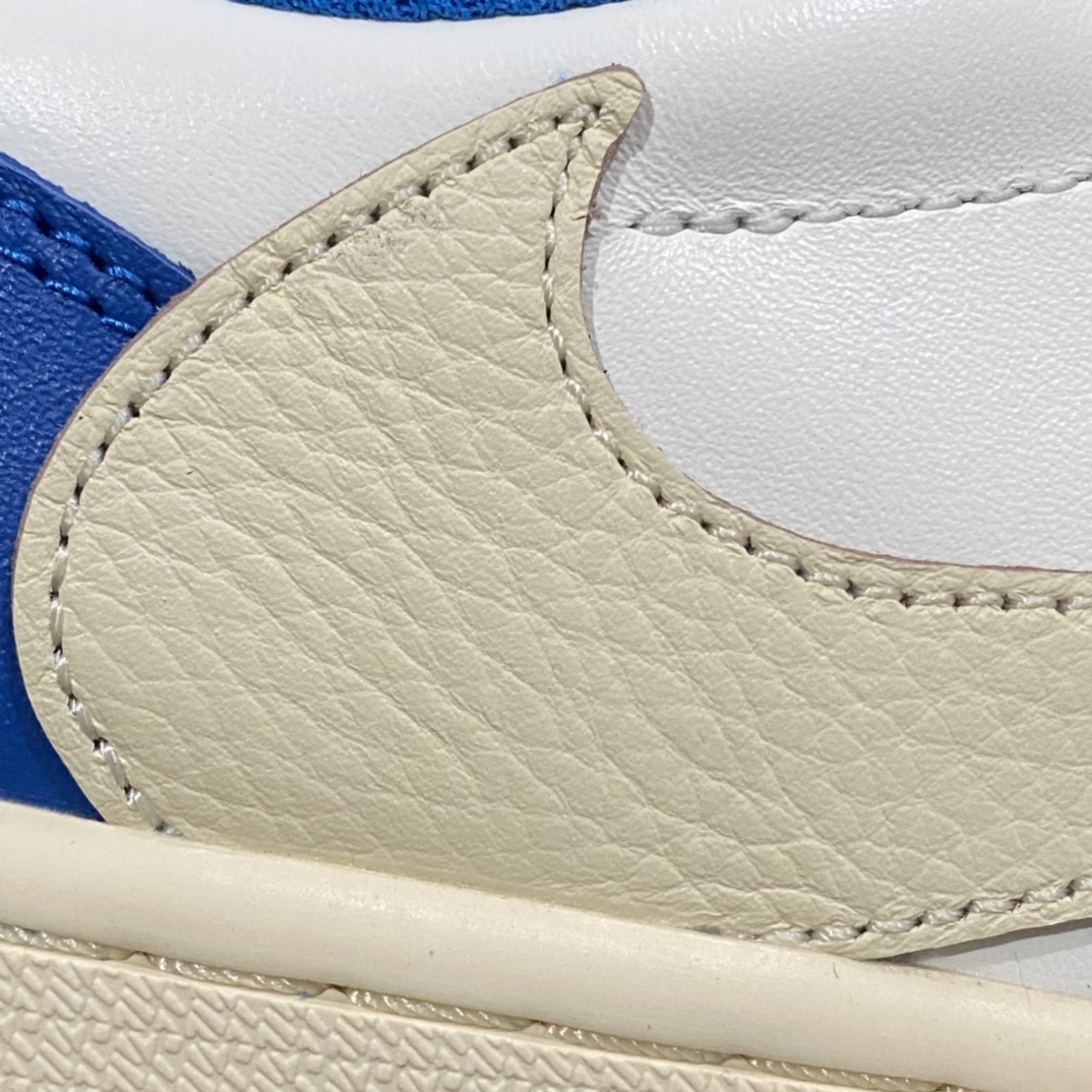 图片[3]-PK纯原 Travis Scott x Fragment x Air Jordan AJ1 Low OG SP 三方联名闪电倒勾低帮 DM7866-140 原盒原配 外盒透明胶套 内侧字体 工整带凹凸感 原厂拉帮工艺 针距密度一致 全新升级网板中底 原楦原纸板开发 后跟弧度收口自然不对折 极致一眼正品既视感 原厂皮料 进口玻璃冲刀皮料裁剪零毛边 承诺百分百一致原鞋 全鞋电脑针车工艺 鞋面清洁度最高QC检验标准 控制溢胶 飞翼3D高频深度立体 鞋盒、防尘纸 均采购来自原厂 尺码：36 36.5 37.5 38 38.5 39 40 40.5 41 42 42.5 43 44 44.5 45 46 47.5-选品中心